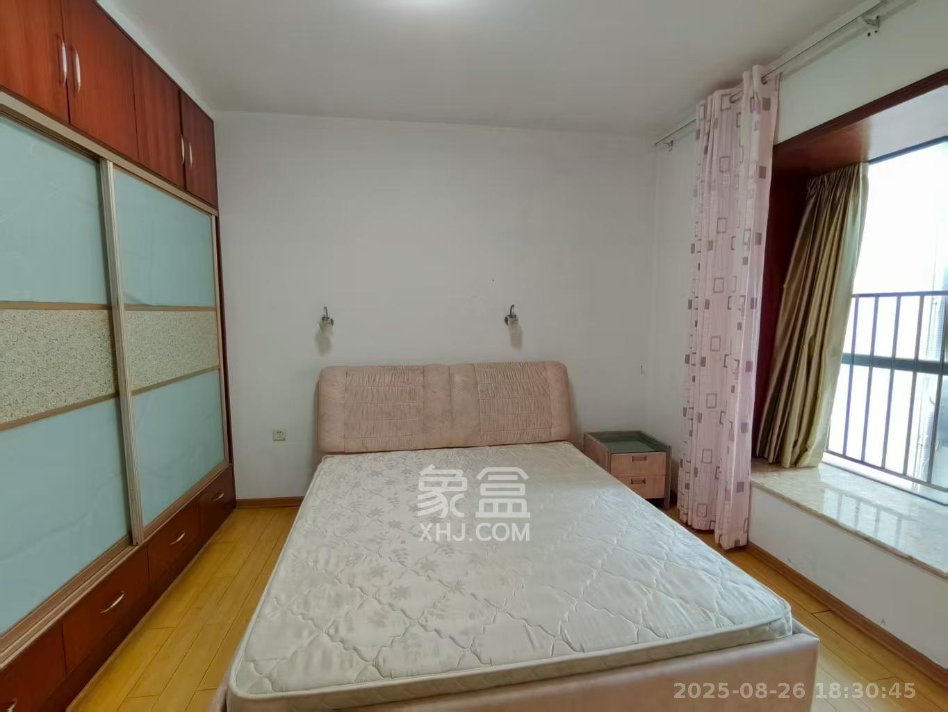 银港水晶城  3室2厅2卫   2600.00元/月室内图
