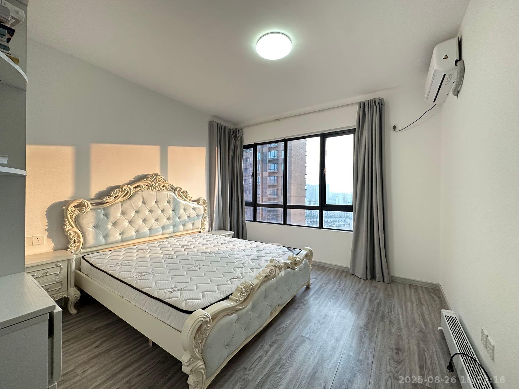 荣悦台 3室2厅2卫 4000.0元/月 荣悦台 3室2厅2卫 4000.0元/月室内图