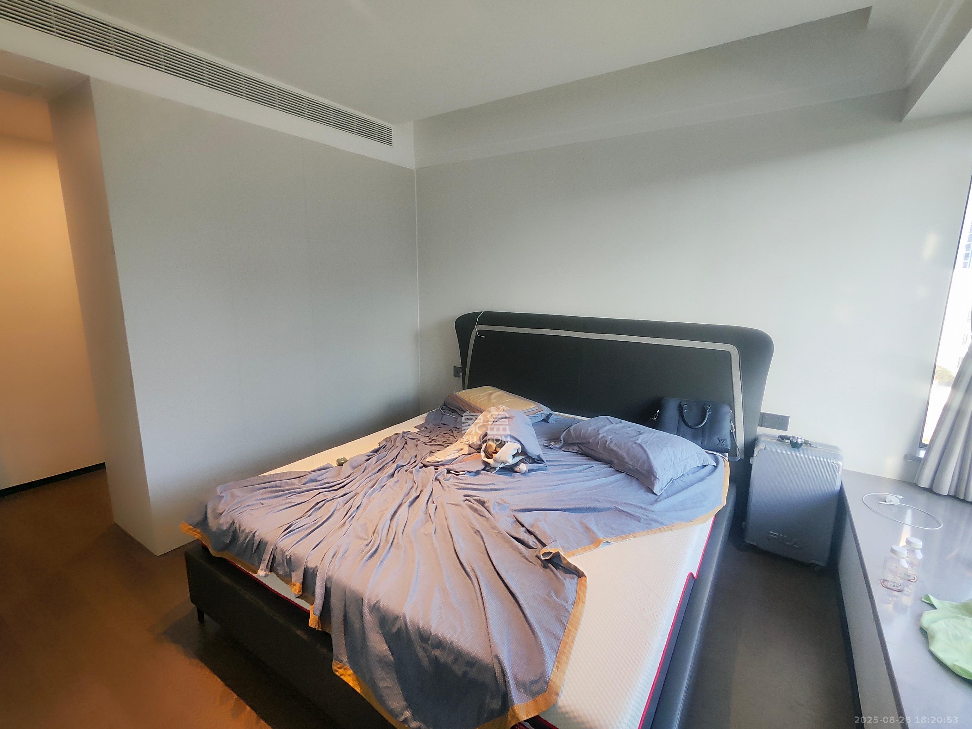 美的云樾  4室2厅2卫   5500.00元/月室内图