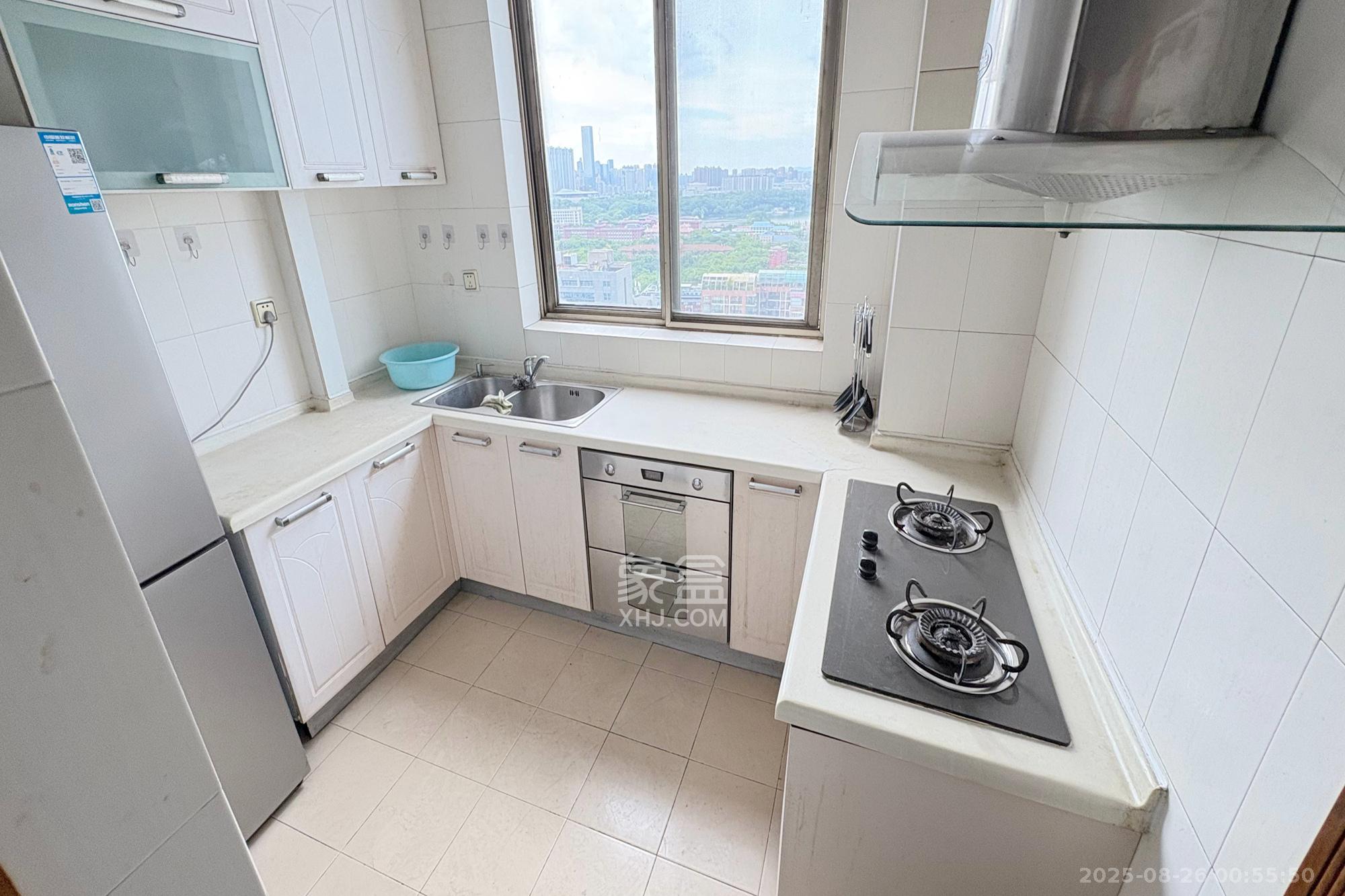 同天大酒店 3室2厅2卫 119.8万 同天大酒店 3室2厅2卫 119.8万厨房