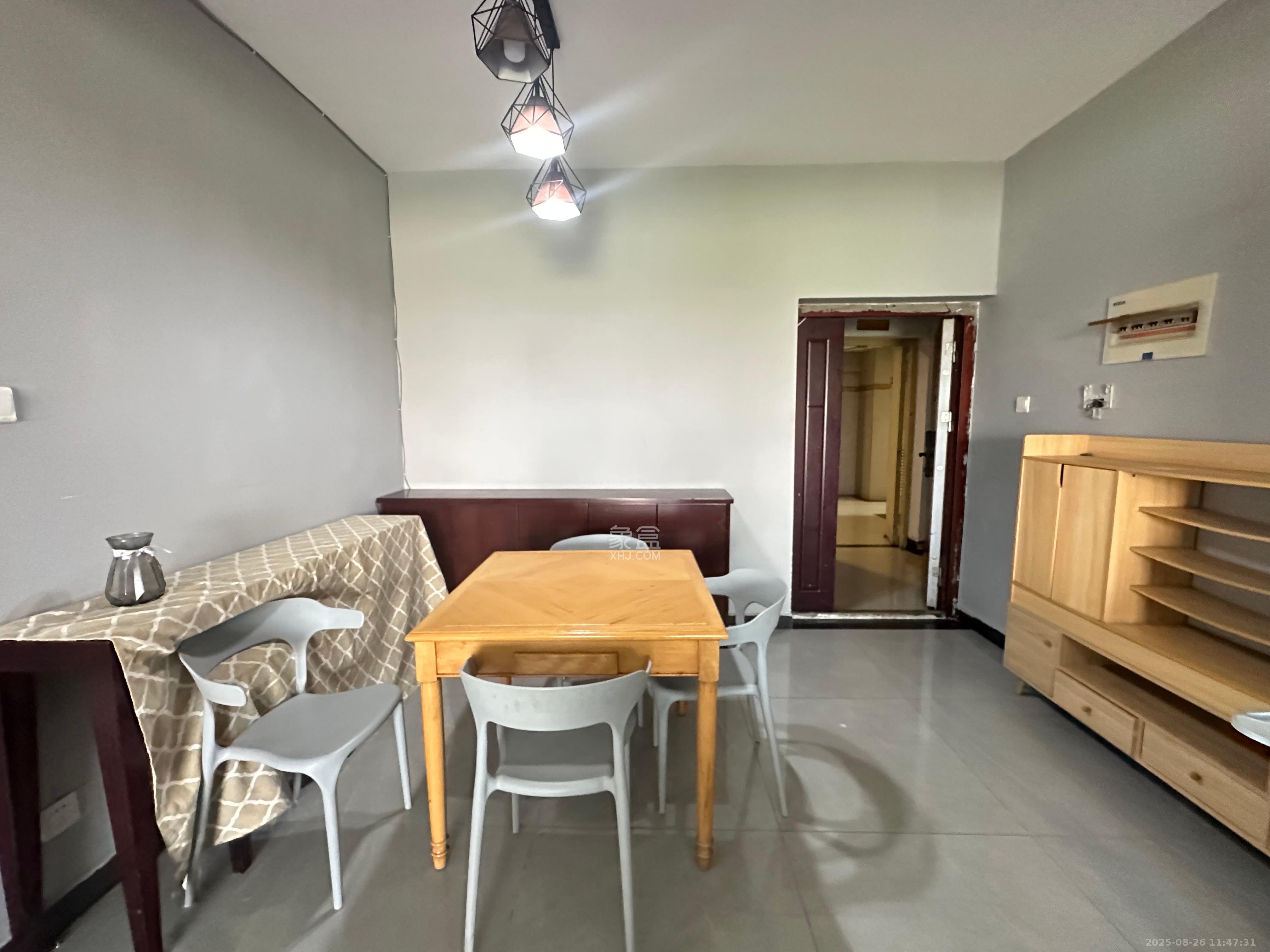 左岸春天 2室2厅1卫 2500.0元/月 左岸春天 2室2厅1卫 2500.0元/月室内图