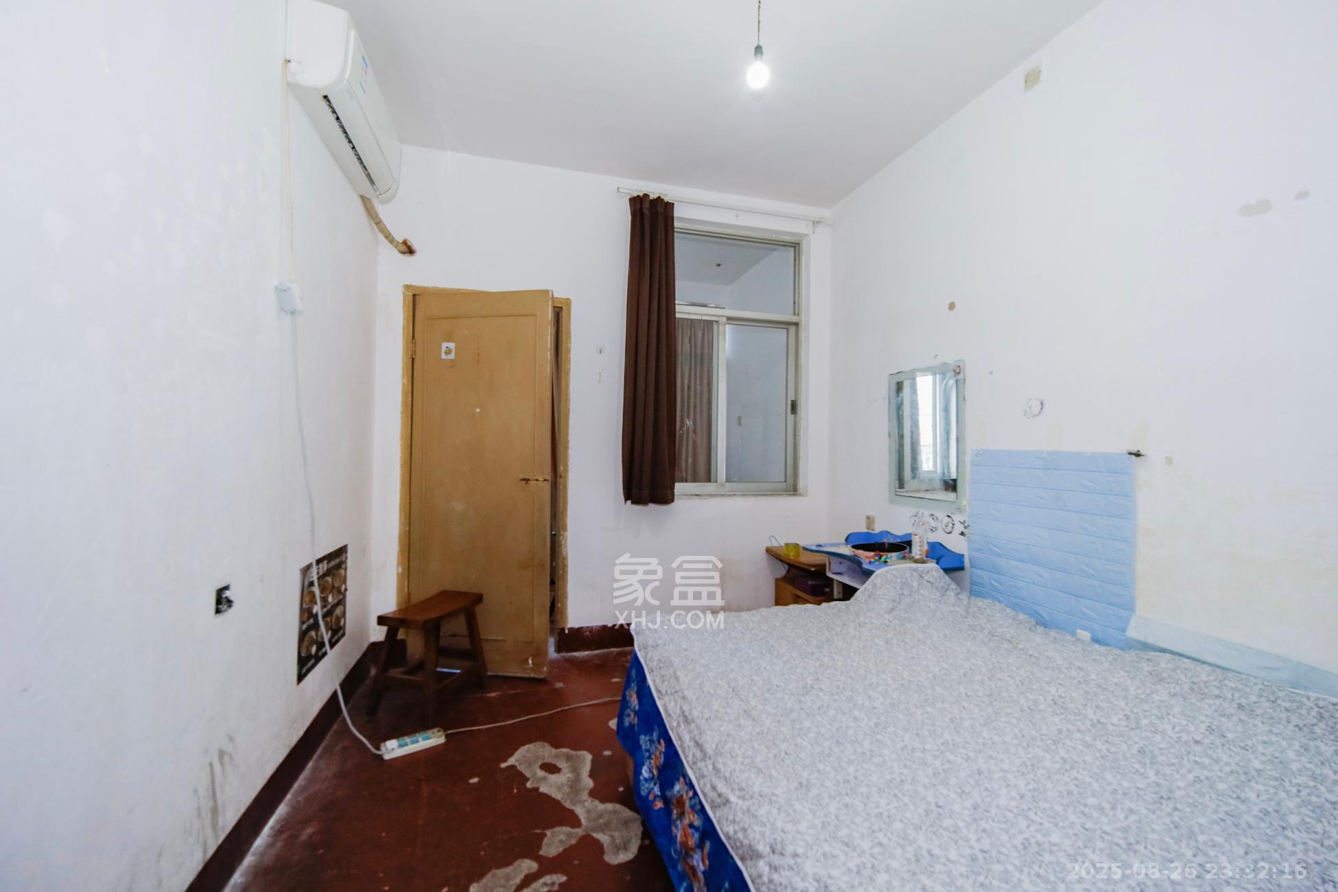 林科院单位房（湘林小区楼梯房）  3室1厅1卫    70.0万卧室