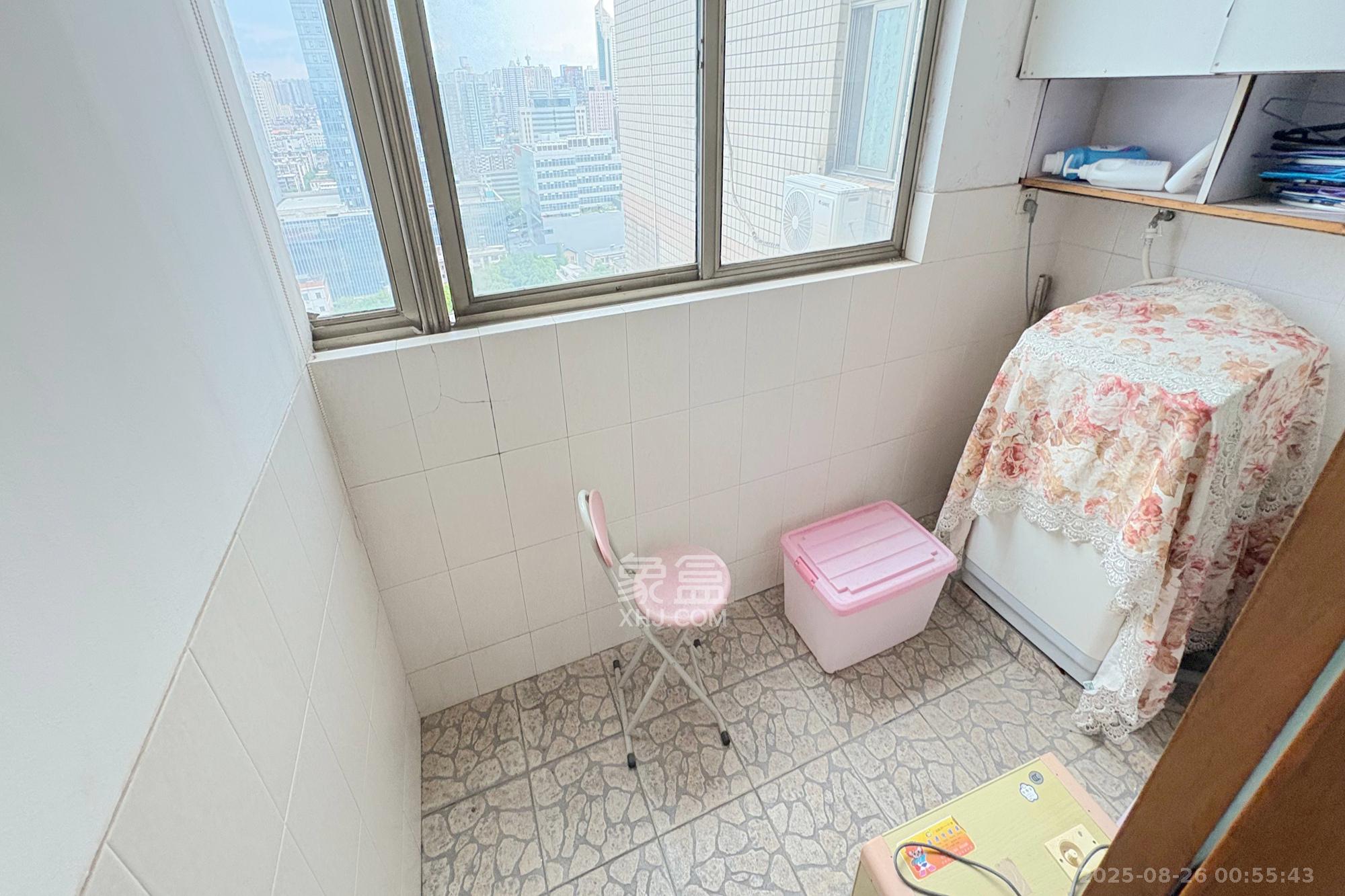 同天大酒店 3室2厅2卫 119.8万 同天大酒店 3室2厅2卫 119.8万阳台