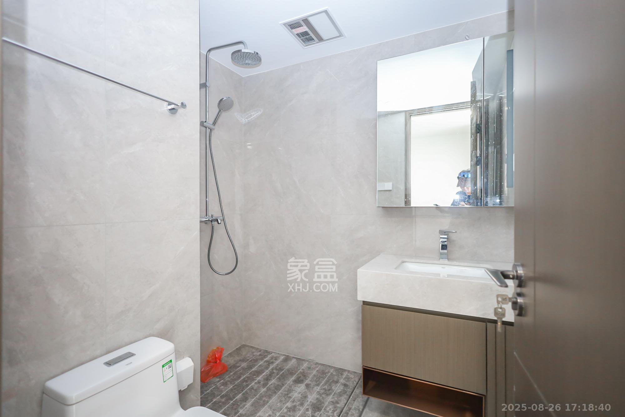 滨江府1913  4室2厅2卫    458.0万卫生间