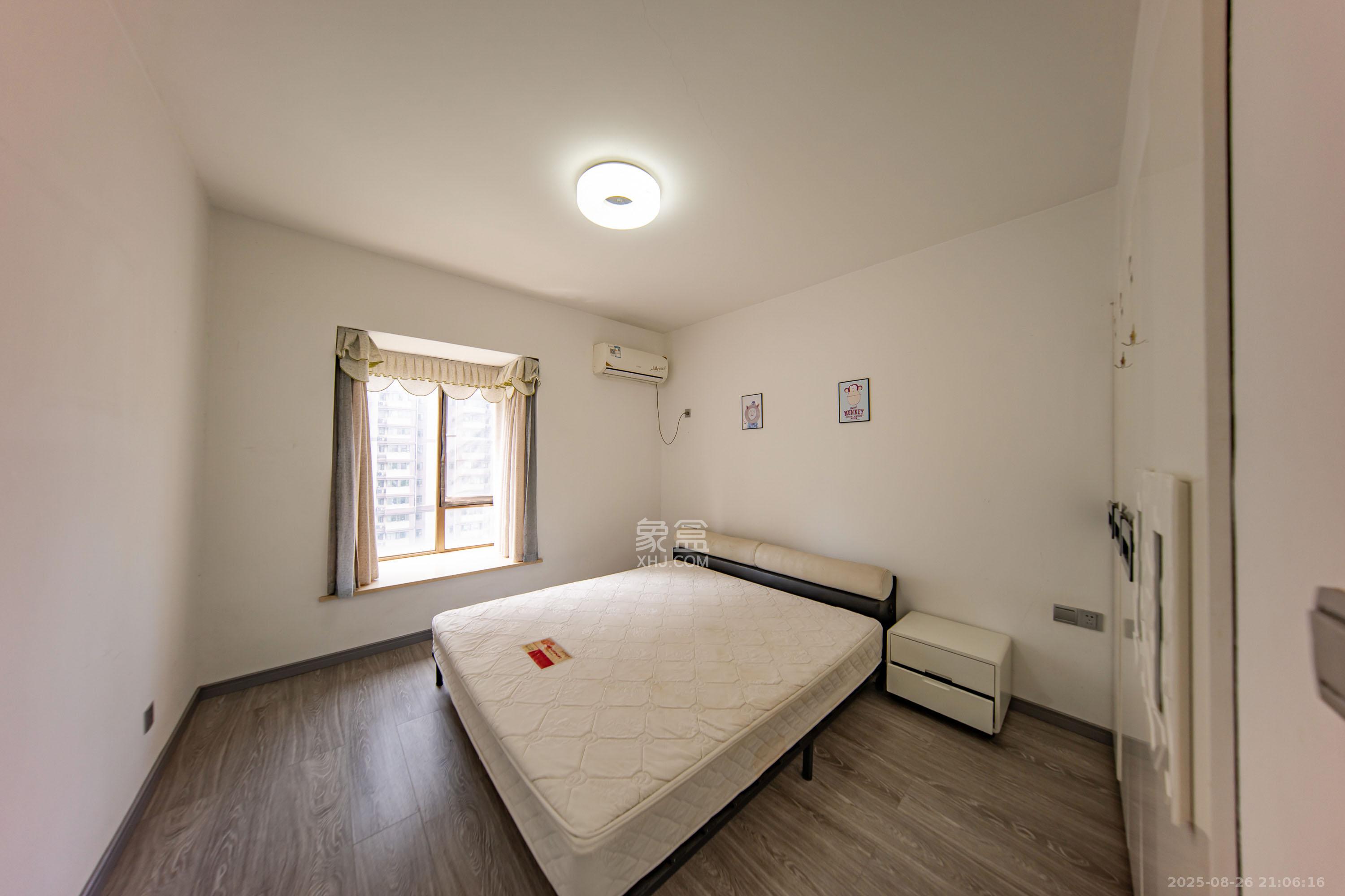 江山帝景哈佛  3室2厅1卫    78.8万卧室