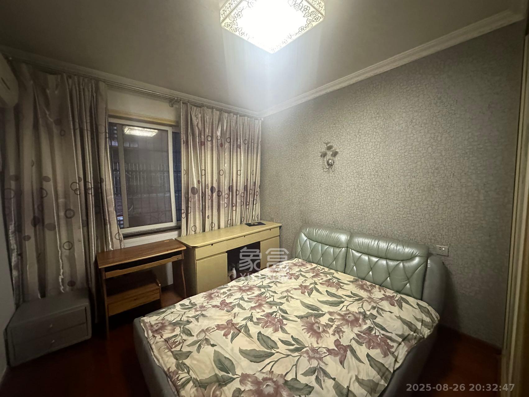 江临天下 3室2厅2卫 2500.0元/月 江临天下 3室2厅2卫 2500.0元/月室内图