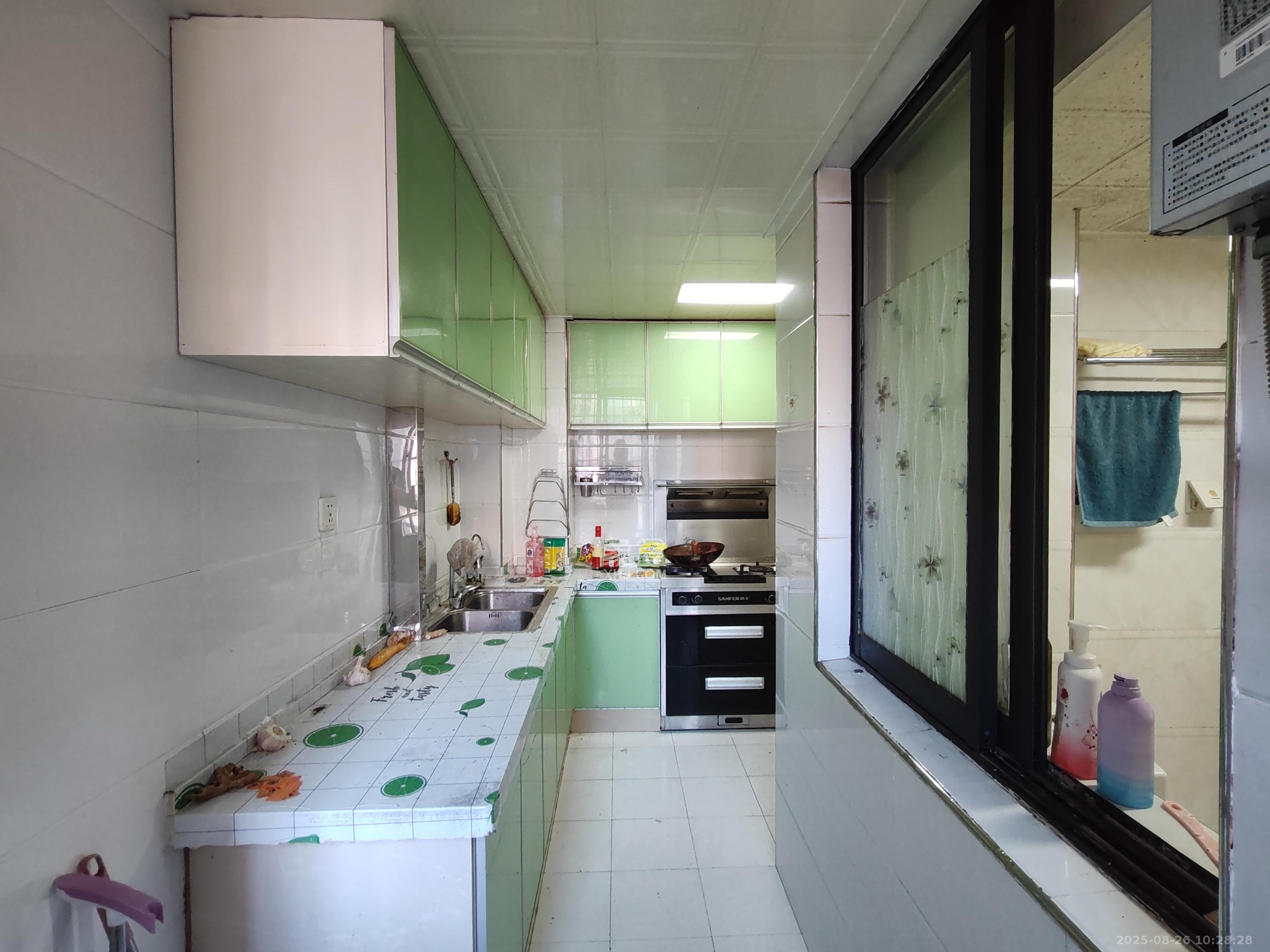 三一街区  2室2厅1卫    1400.0元/月室内图