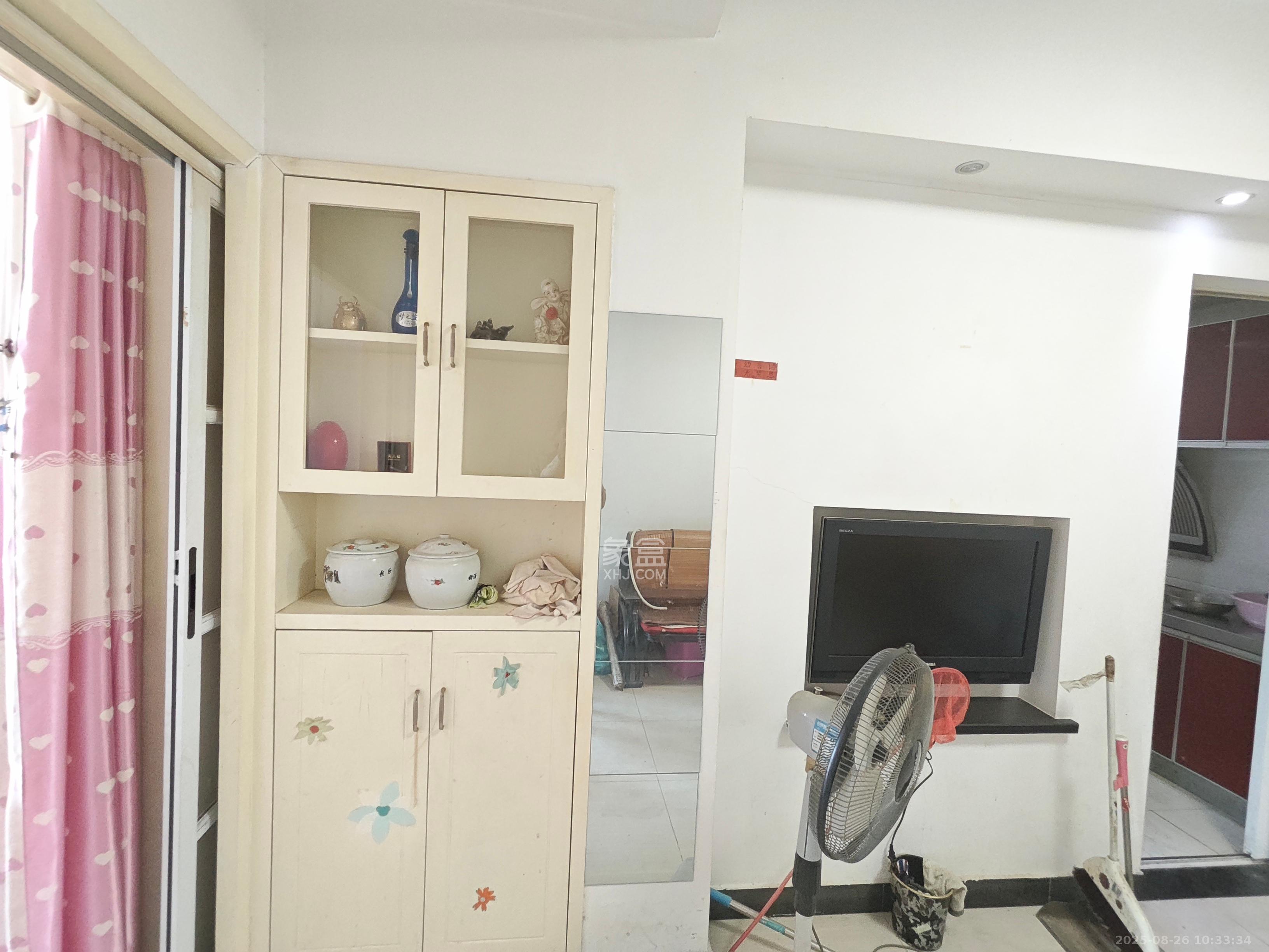 阳光丽城一期  2室1厅1卫    1800.0元/月 阳光丽城一期  2室1厅1卫    1800.0元/月室内图