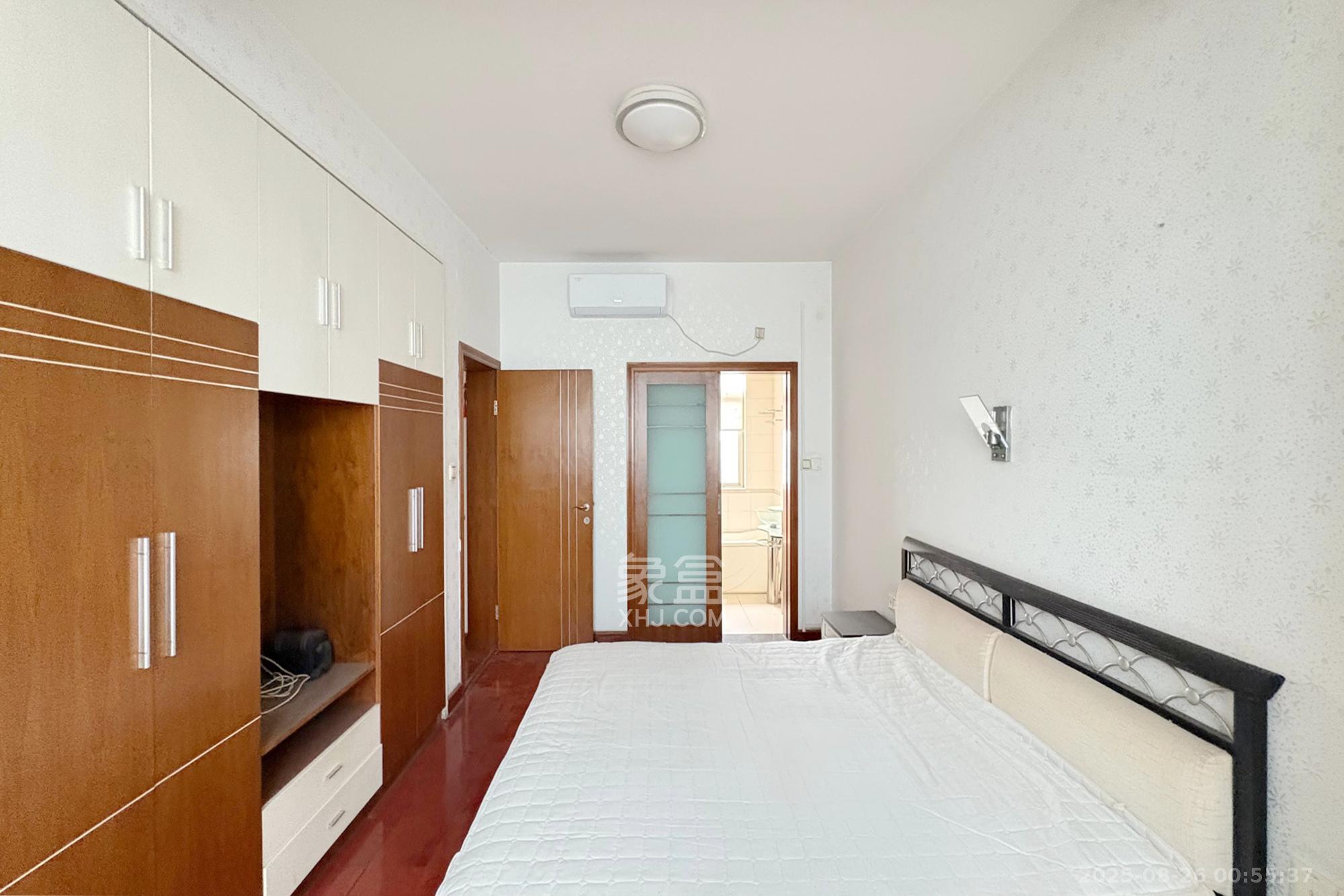 同天大酒店 3室2厅2卫 119.8万 同天大酒店 3室2厅2卫 119.8万卧室