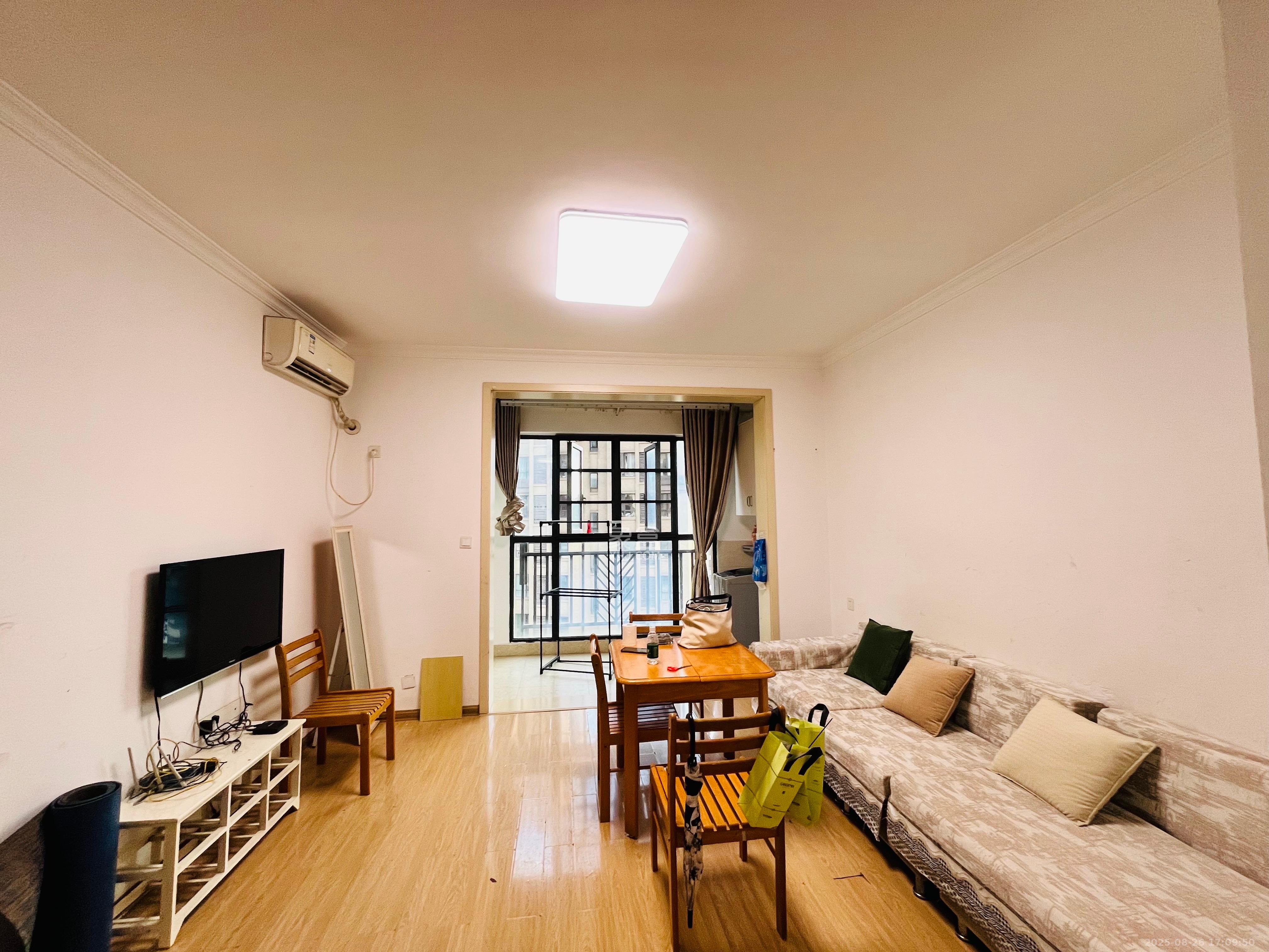 奥林匹克花园贡院一期  3室2厅2卫    2700.0元/月 奥林匹克花园贡院一期  3室2厅2卫    2700.0元/月