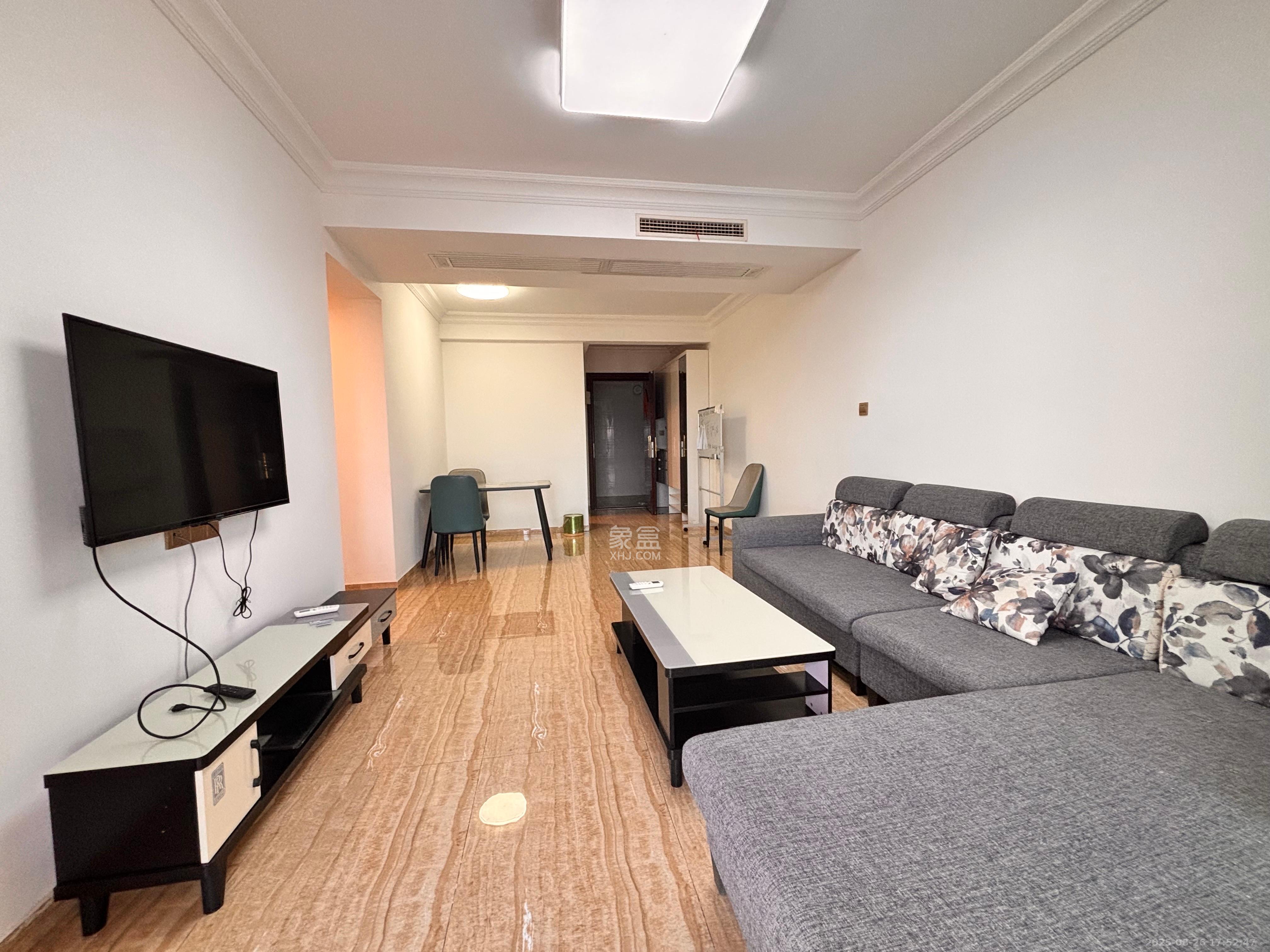 碧桂园星城首府 3室2厅2卫 2500.0元/月 碧桂园星城首府 3室2厅2卫 2500.0元/月室内图