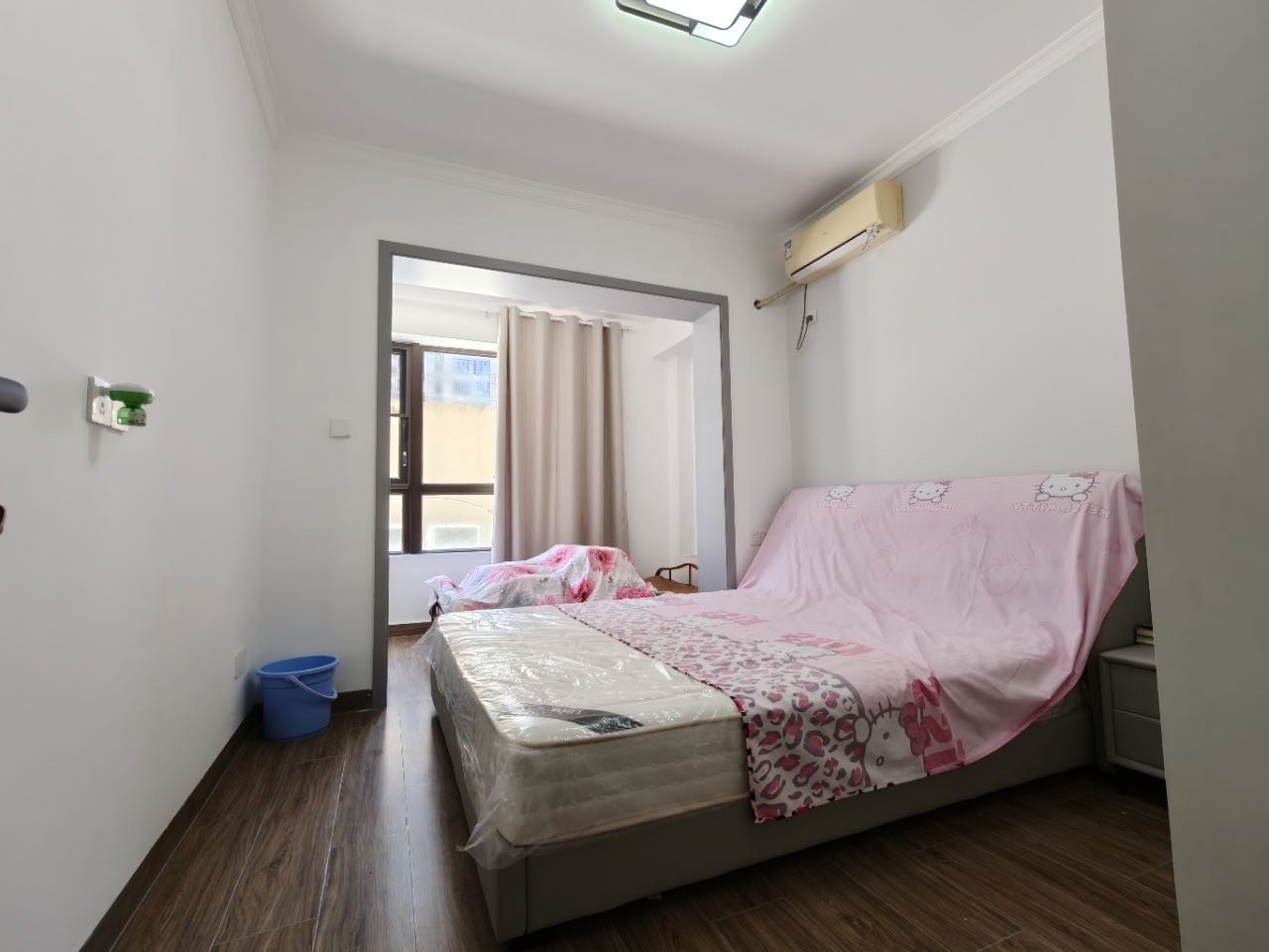 滨海新天地 2室2厅1卫 125.0万 滨海新天地 2室2厅1卫 125.0万客厅