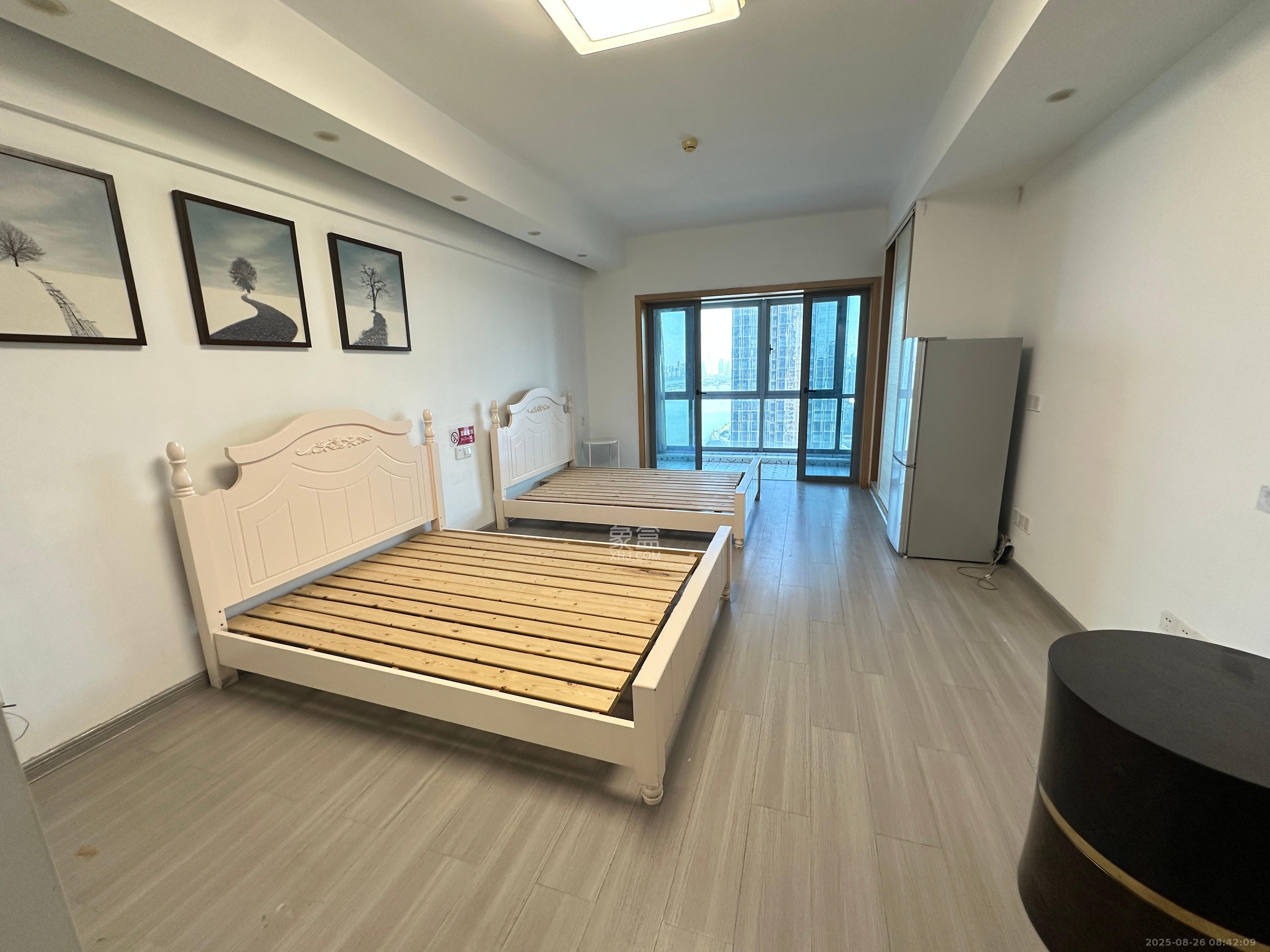 保利国际广场  1室1厅1卫    2200.0元/月 保利国际广场  1室1厅1卫    2200.0元/月室内图