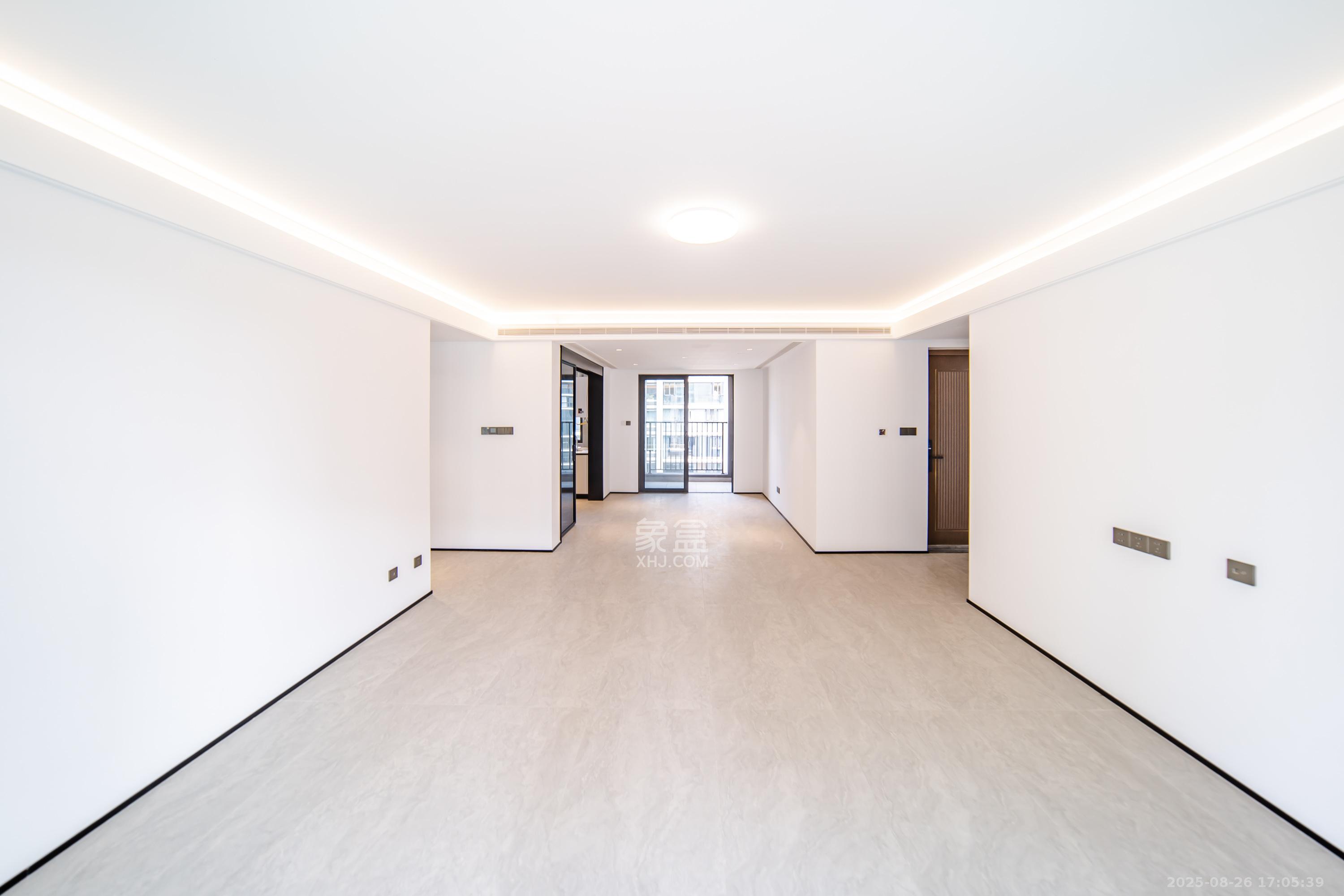 华润置地润樾府  4室2厅2卫    170.0万 华润置地润樾府  4室2厅2卫    170.0万客厅