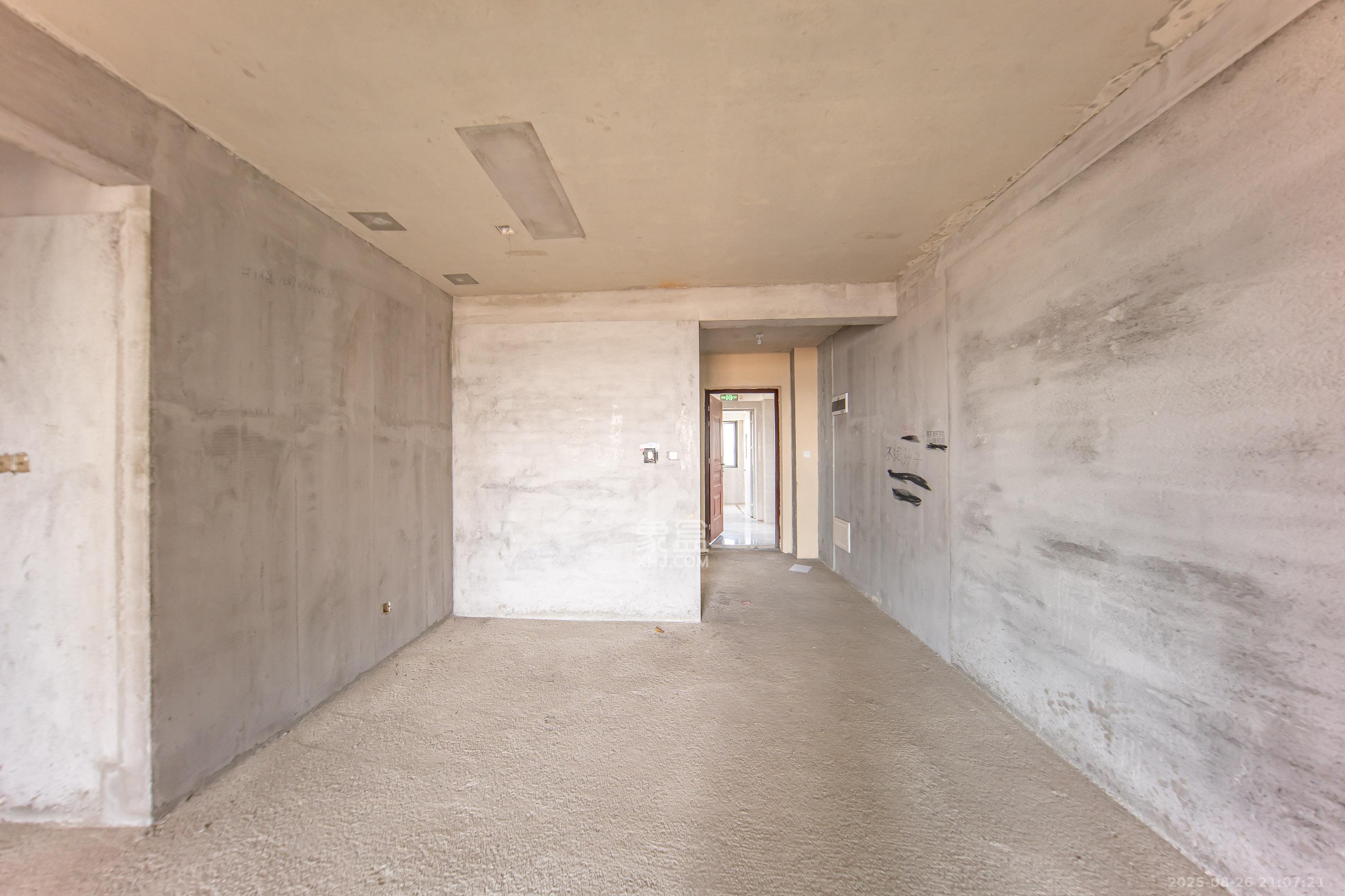 汉高学士府  3室2厅2卫    86.0万 汉高学士府  3室2厅2卫    86.0万客厅