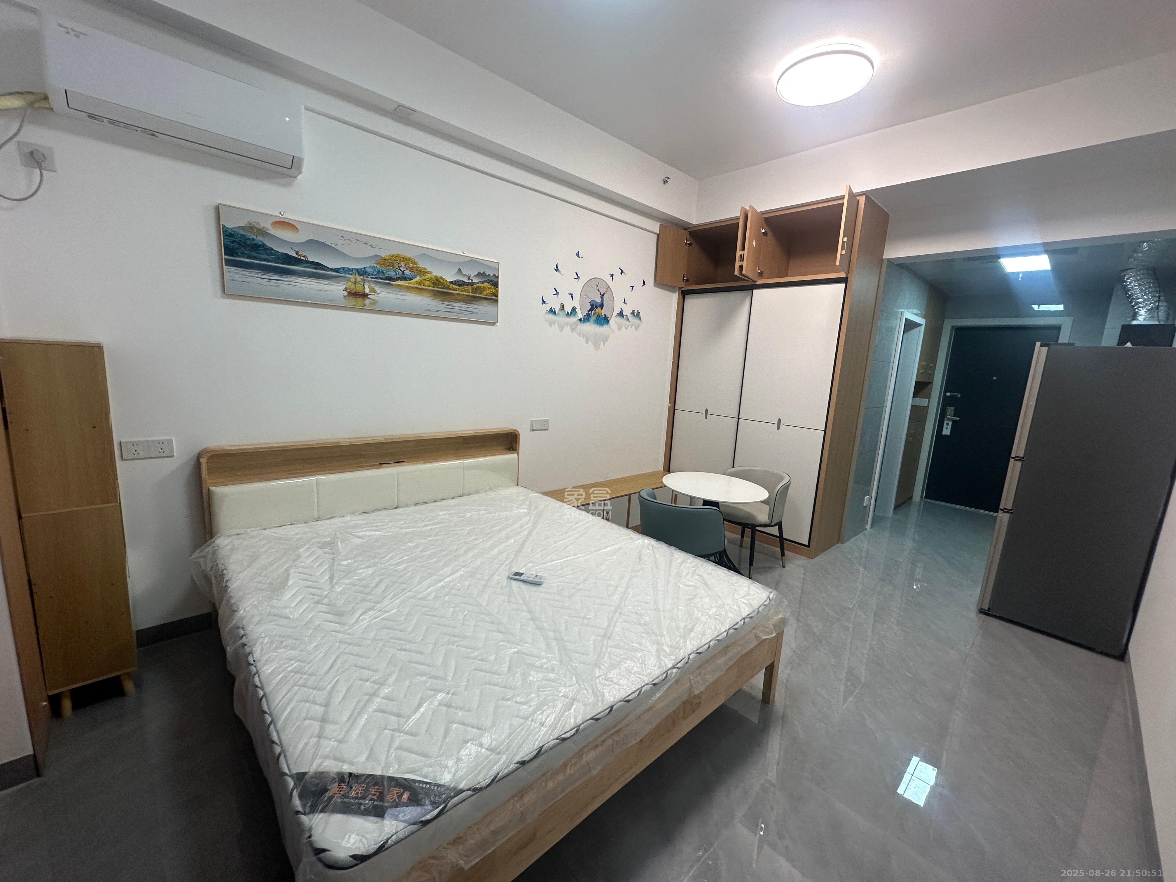 臻园  1室1厅1卫    1300.0元/月 臻园  1室1厅1卫    1300.0元/月室内图