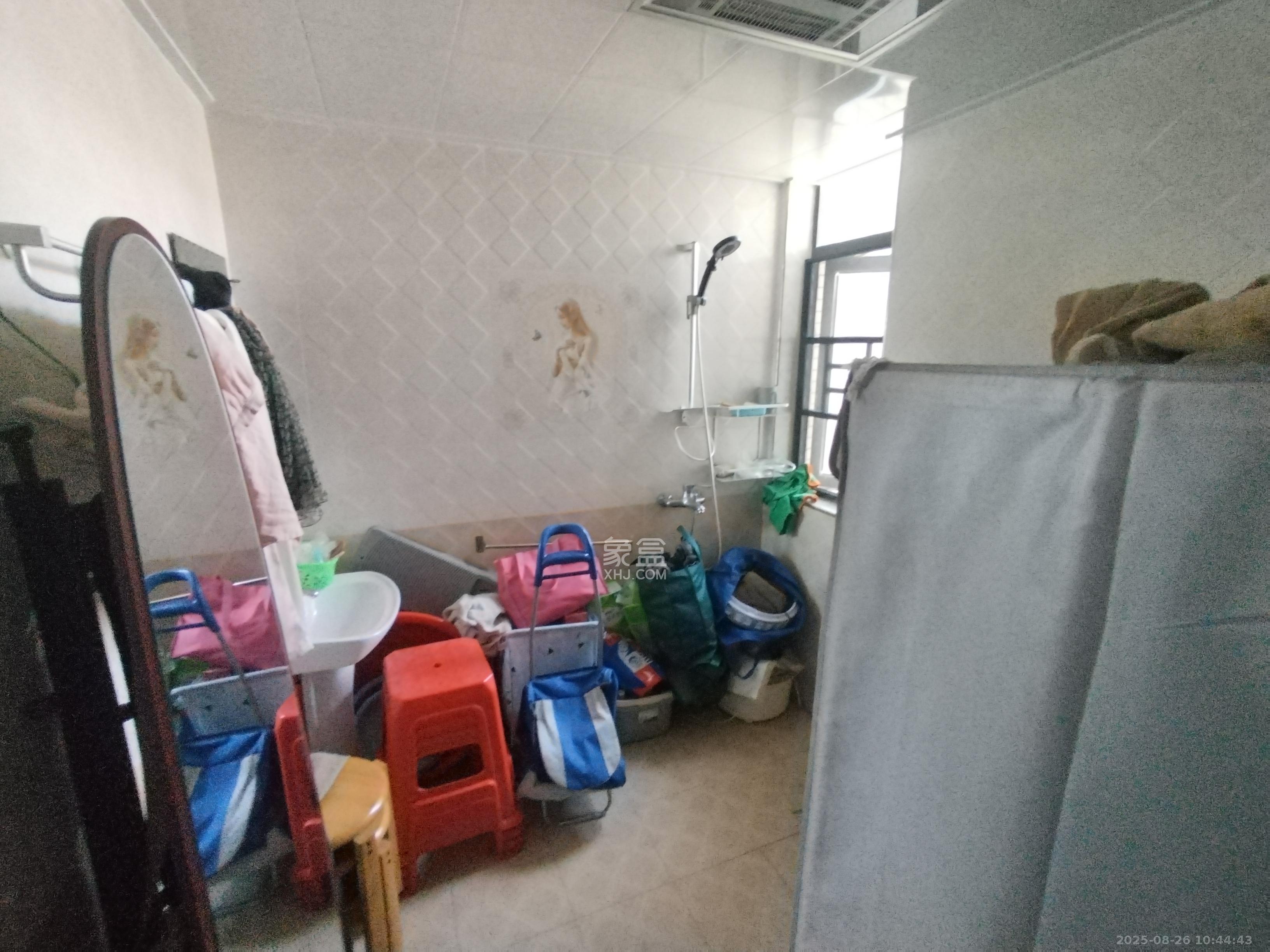 茶山馨苑 3室2厅2卫 3000.0元/月 茶山馨苑 3室2厅2卫 3000.0元/月室内图