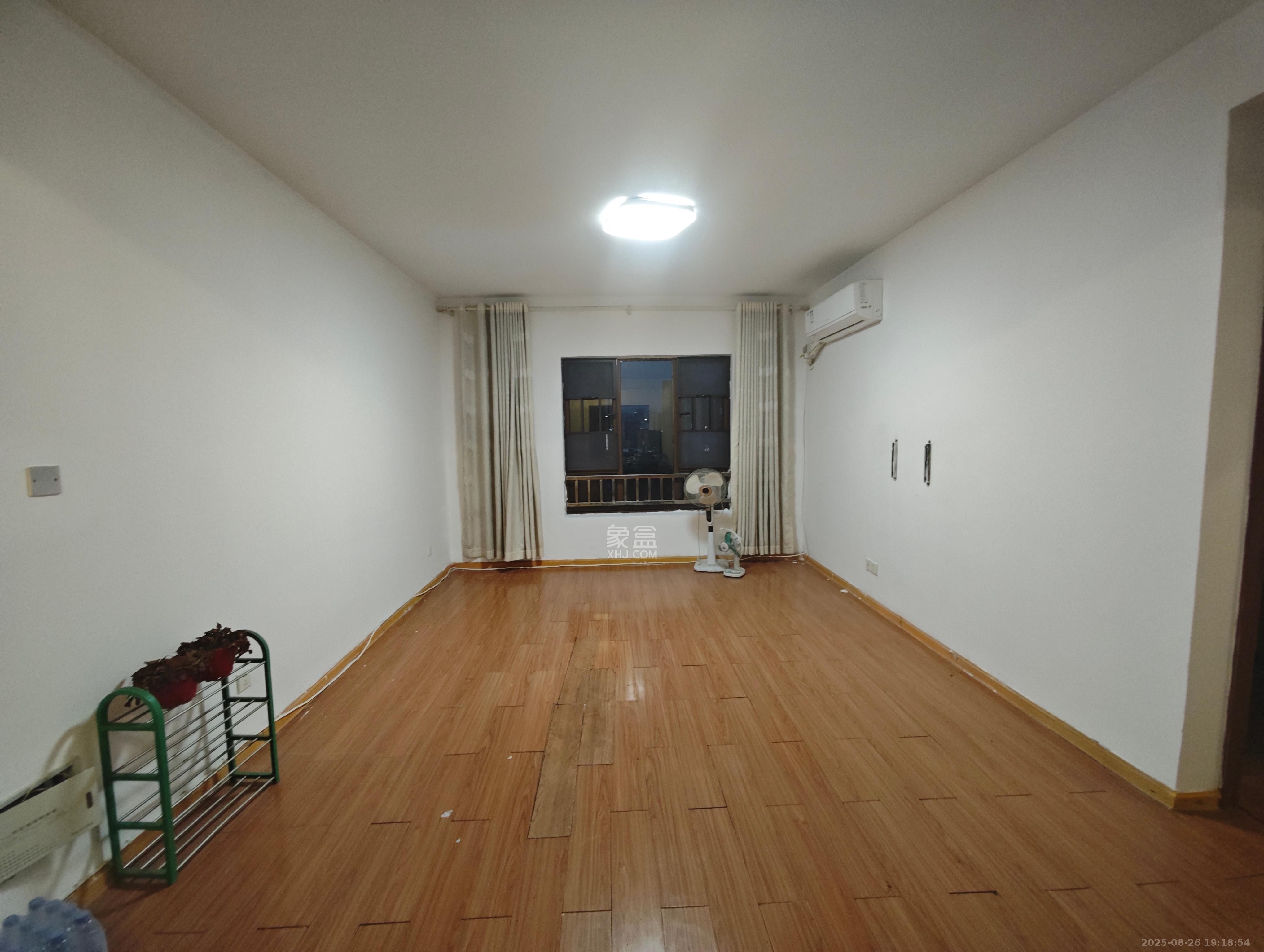 高信向日葵 2室2厅1卫 1800.0元/月 高信向日葵 2室2厅1卫 1800.0元/月室内图