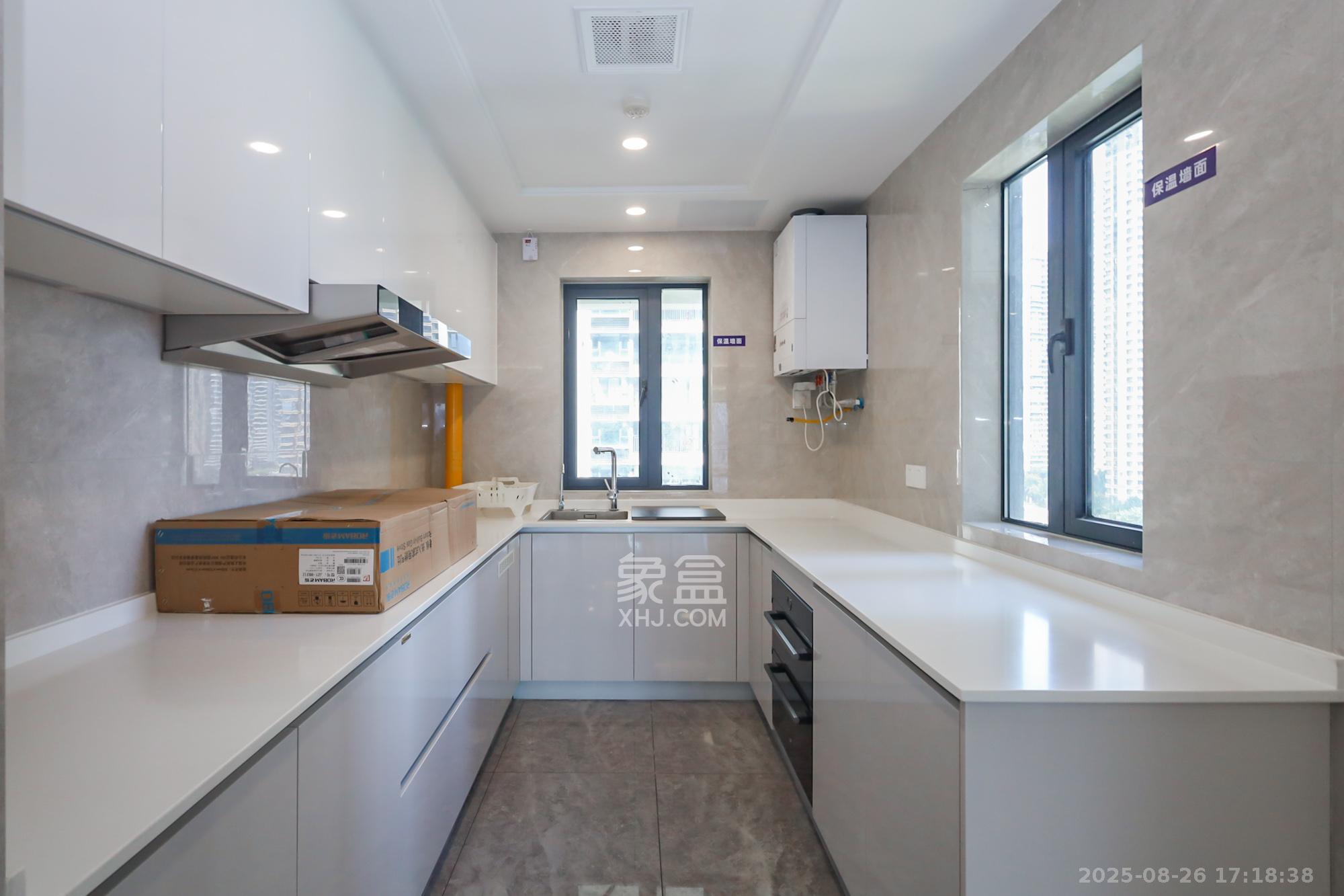 滨江府1913  4室2厅2卫    458.0万厨房