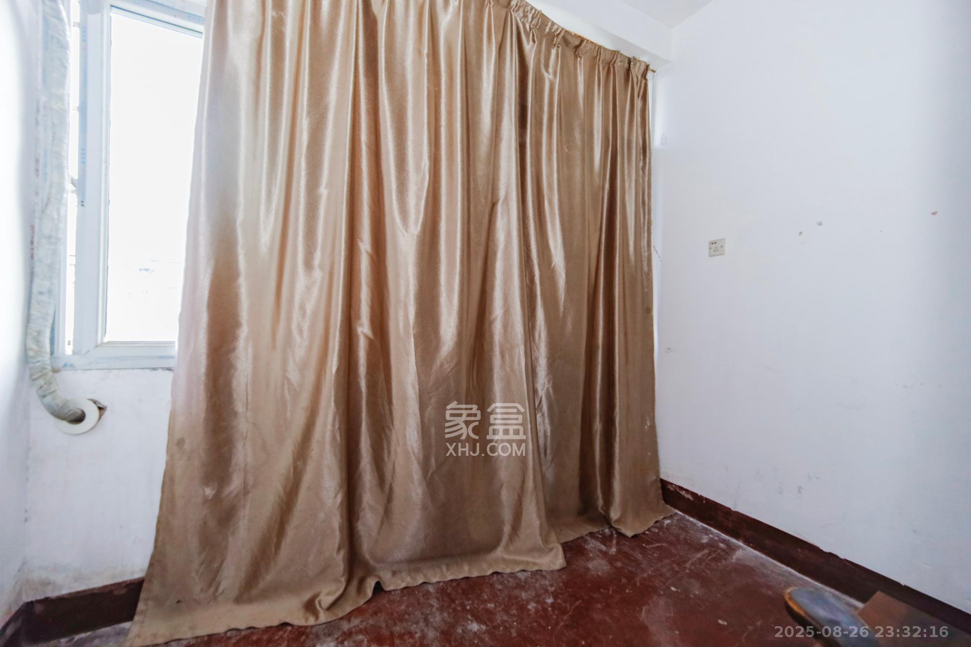 林科院单位房（湘林小区楼梯房）  3室1厅1卫    70.0万阳台