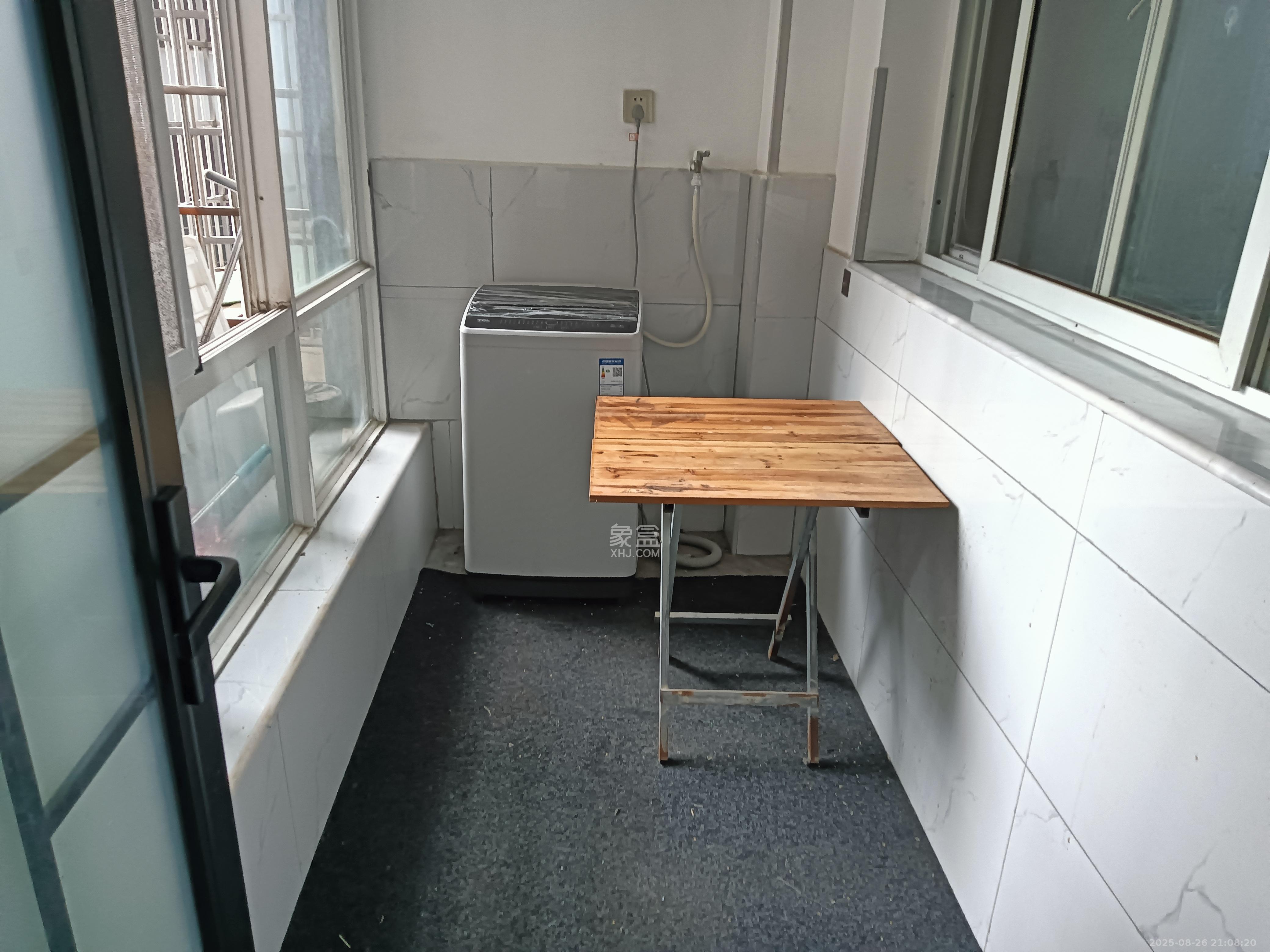 东门壹号家园  3室2厅2卫   2700.00元/月室内图