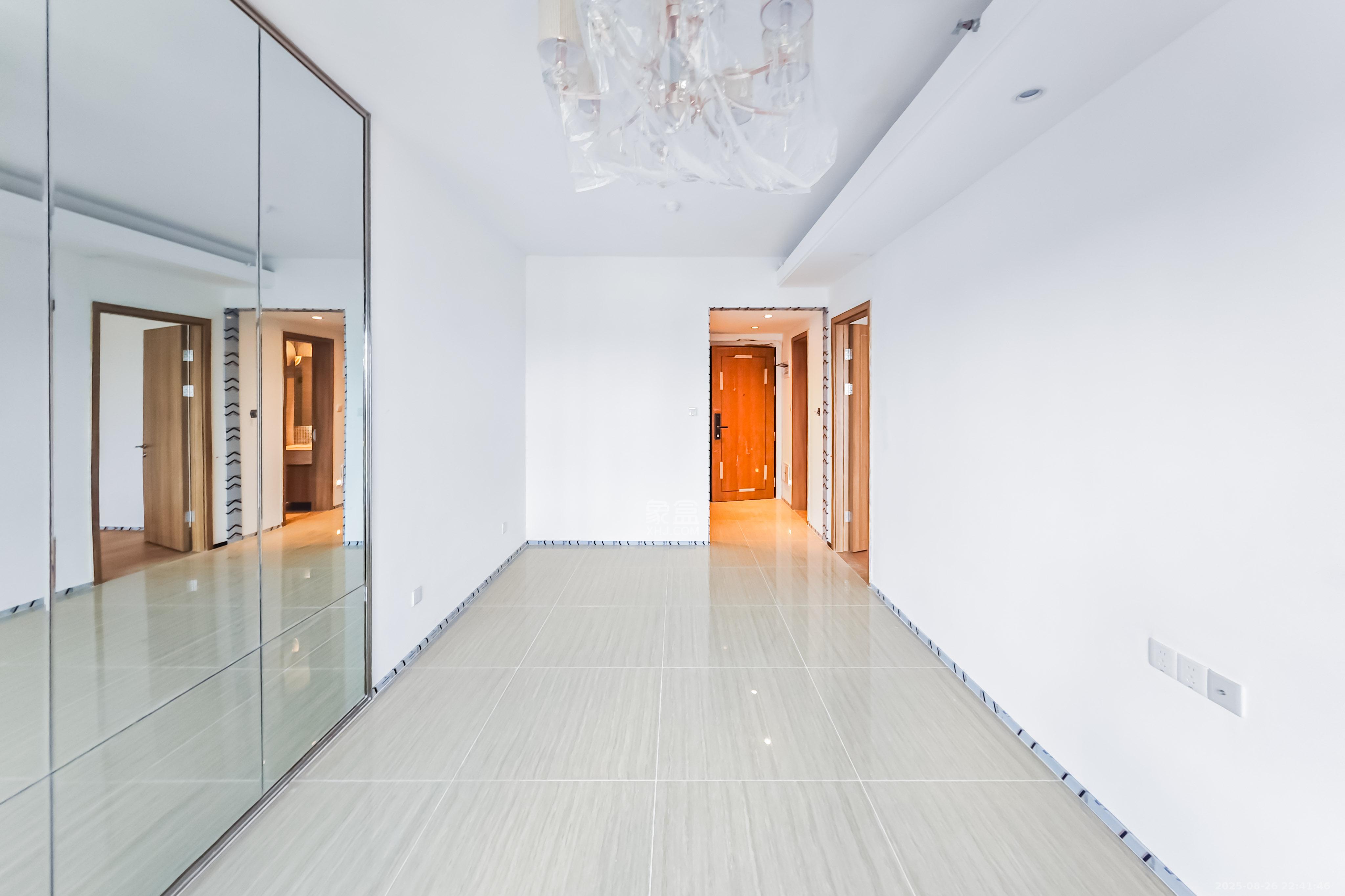 恒大国际广场  1室1厅1卫    36.6万 恒大国际广场  1室1厅1卫    36.6万客厅