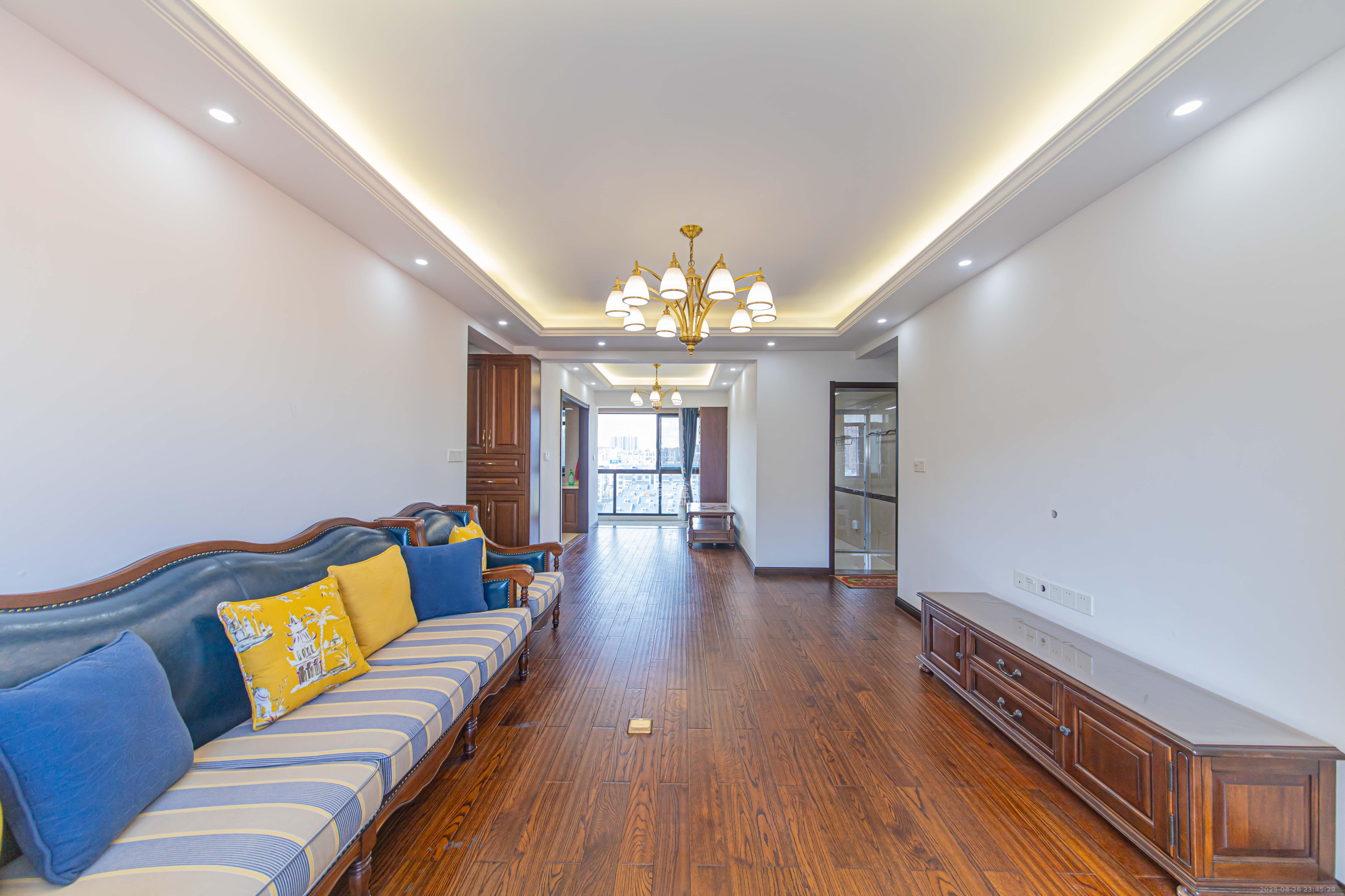 鑫远玲珑 3室2厅2卫 145.0万 鑫远玲珑 3室2厅2卫 145.0万客厅