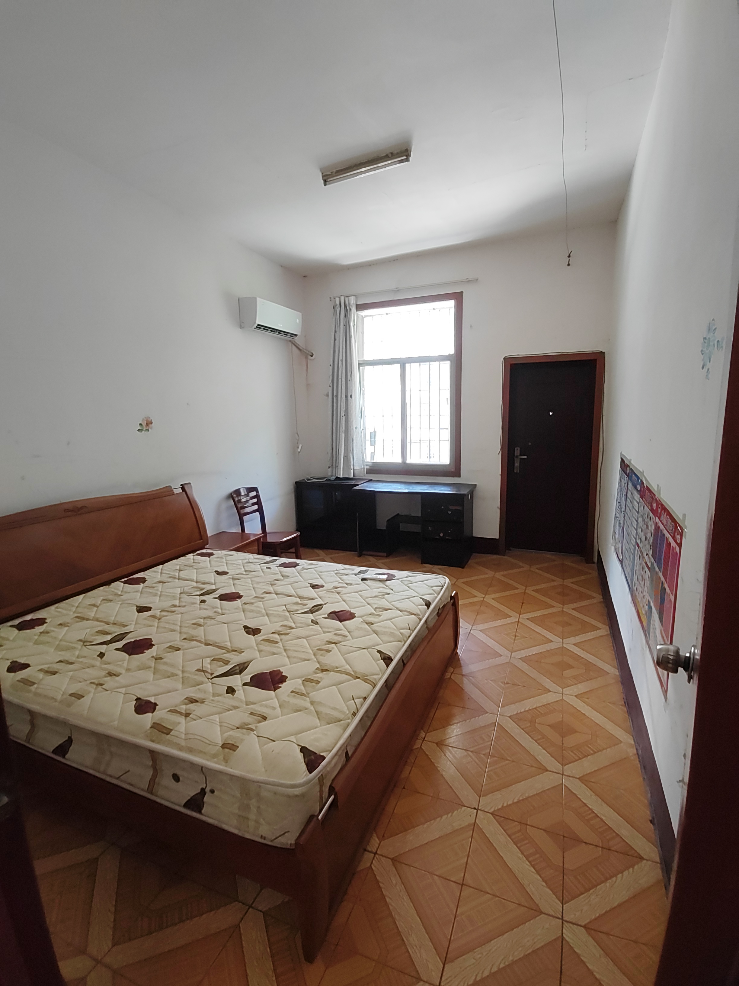 娄底市区物资局  1室1厅1卫    530.0元/月