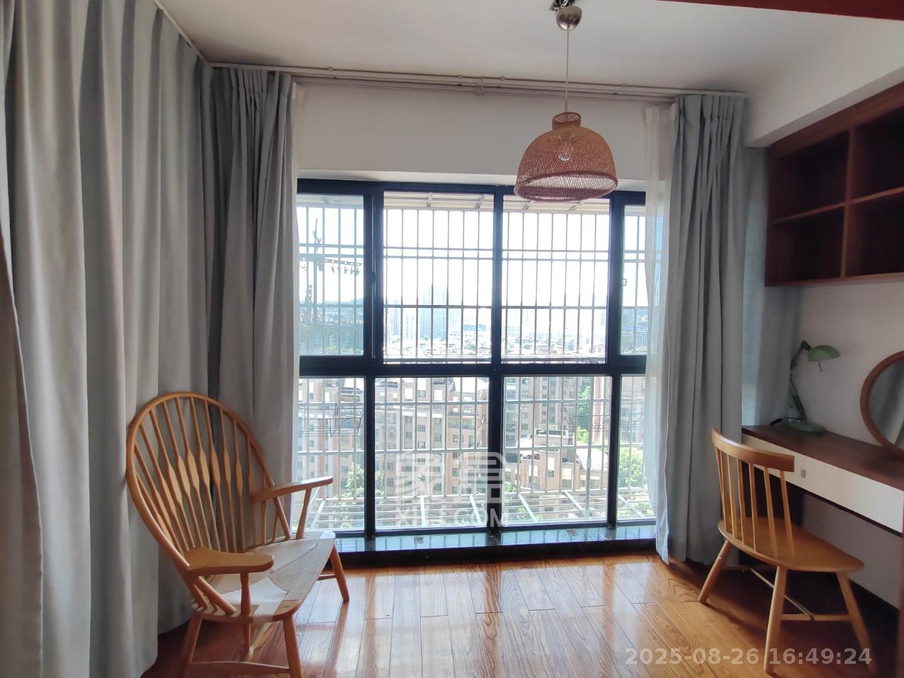 山水湾  4室2厅2卫    2200.0元/月室内图