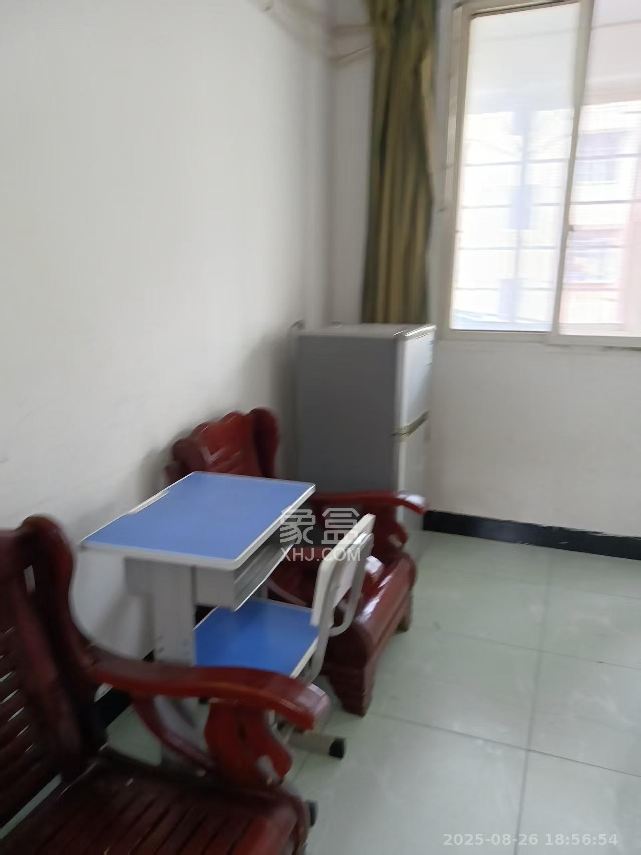 新桥家园  1室1厅1卫    1050.0元/月 新桥家园  1室1厅1卫    1050.0元/月