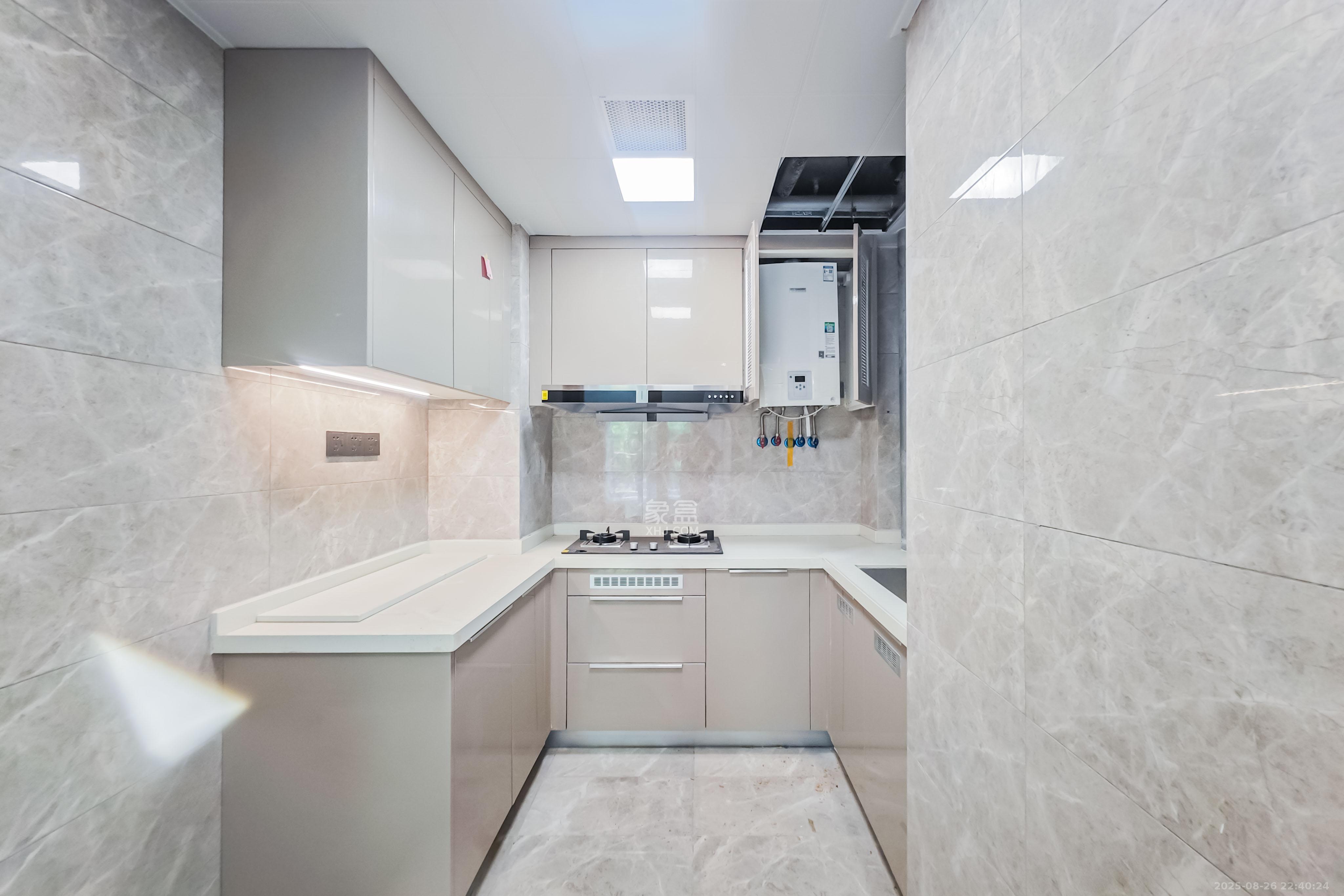 旭辉雨花郡 3室2厅2卫 138.0万 旭辉雨花郡 3室2厅2卫 138.0万厨房