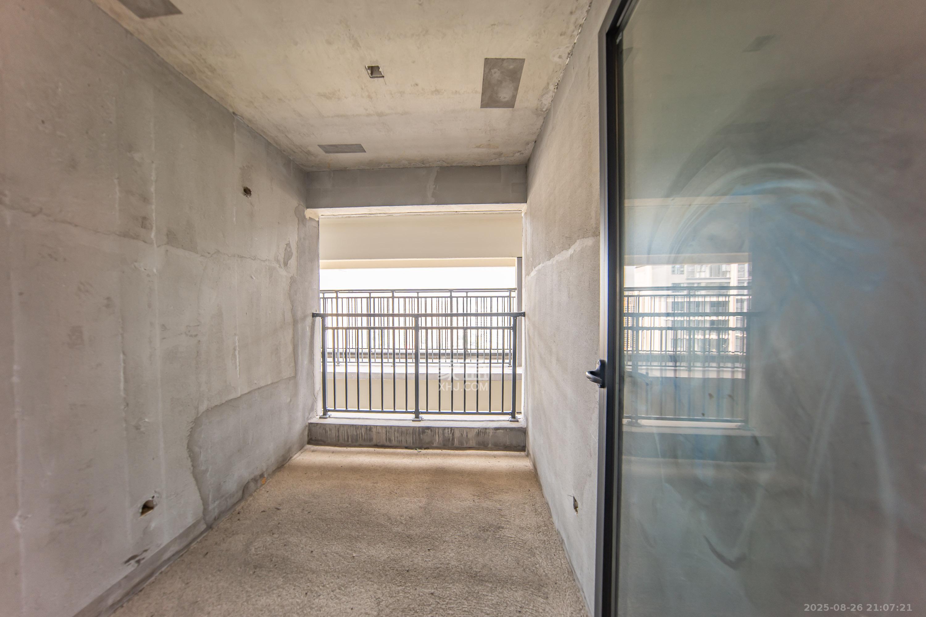 汉高学士府  3室2厅2卫    86.0万 汉高学士府  3室2厅2卫    86.0万卧室