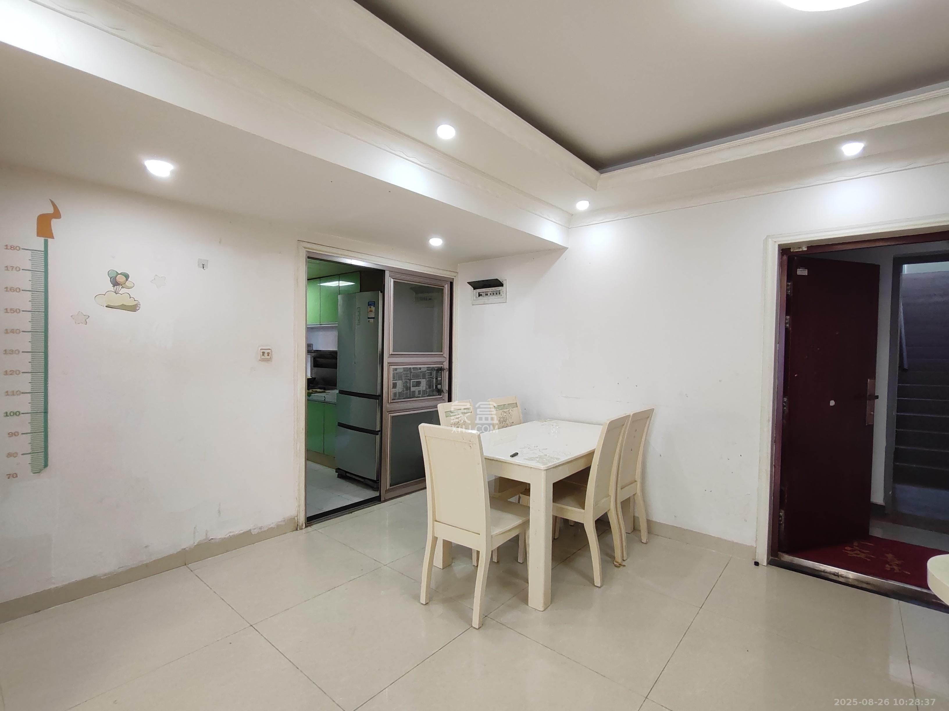 三一街区 2室2厅1卫 1400.0元/月 三一街区 2室2厅1卫 1400.0元/月室内图