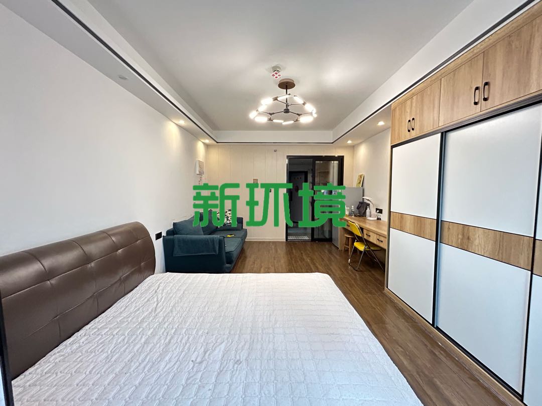 泊富广场  1室1厅1卫   30.00万客厅