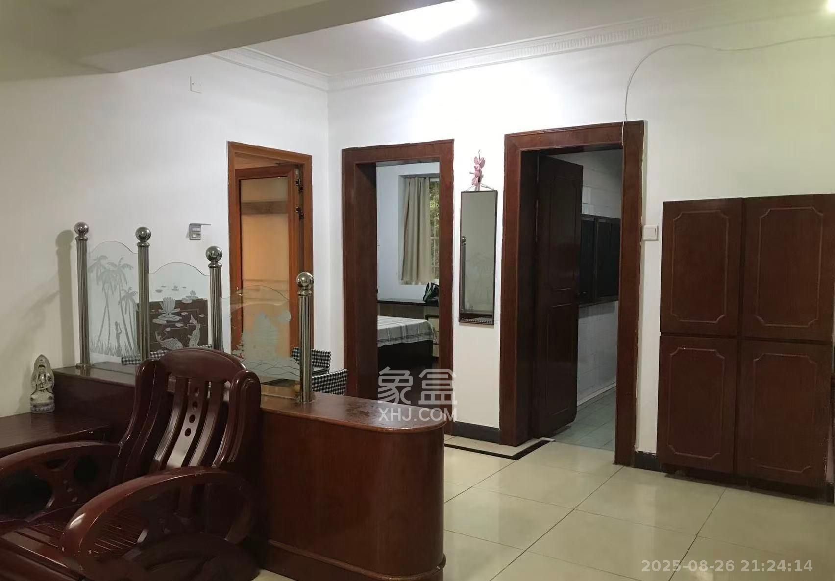 井湾子中学教职工宿舍 2室1厅1卫 1500.0元/月 井湾子中学教职工宿舍 2室1厅1卫 1500.0元/月室内图