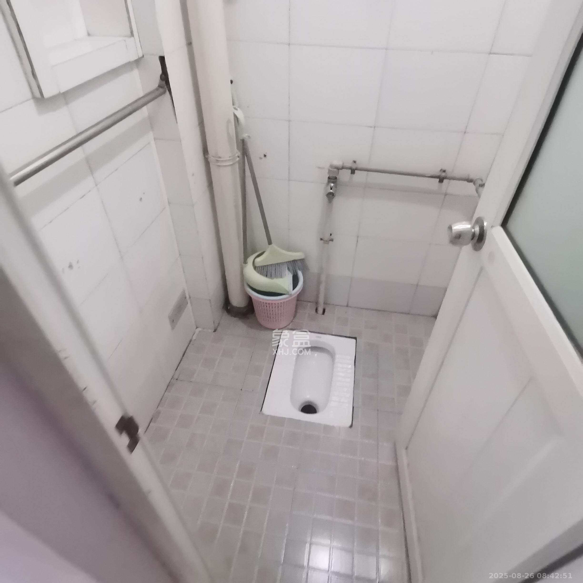 长房凤凰佳园 1室1厅1卫 1300.0元/月 长房凤凰佳园 1室1厅1卫 1300.0元/月室内图