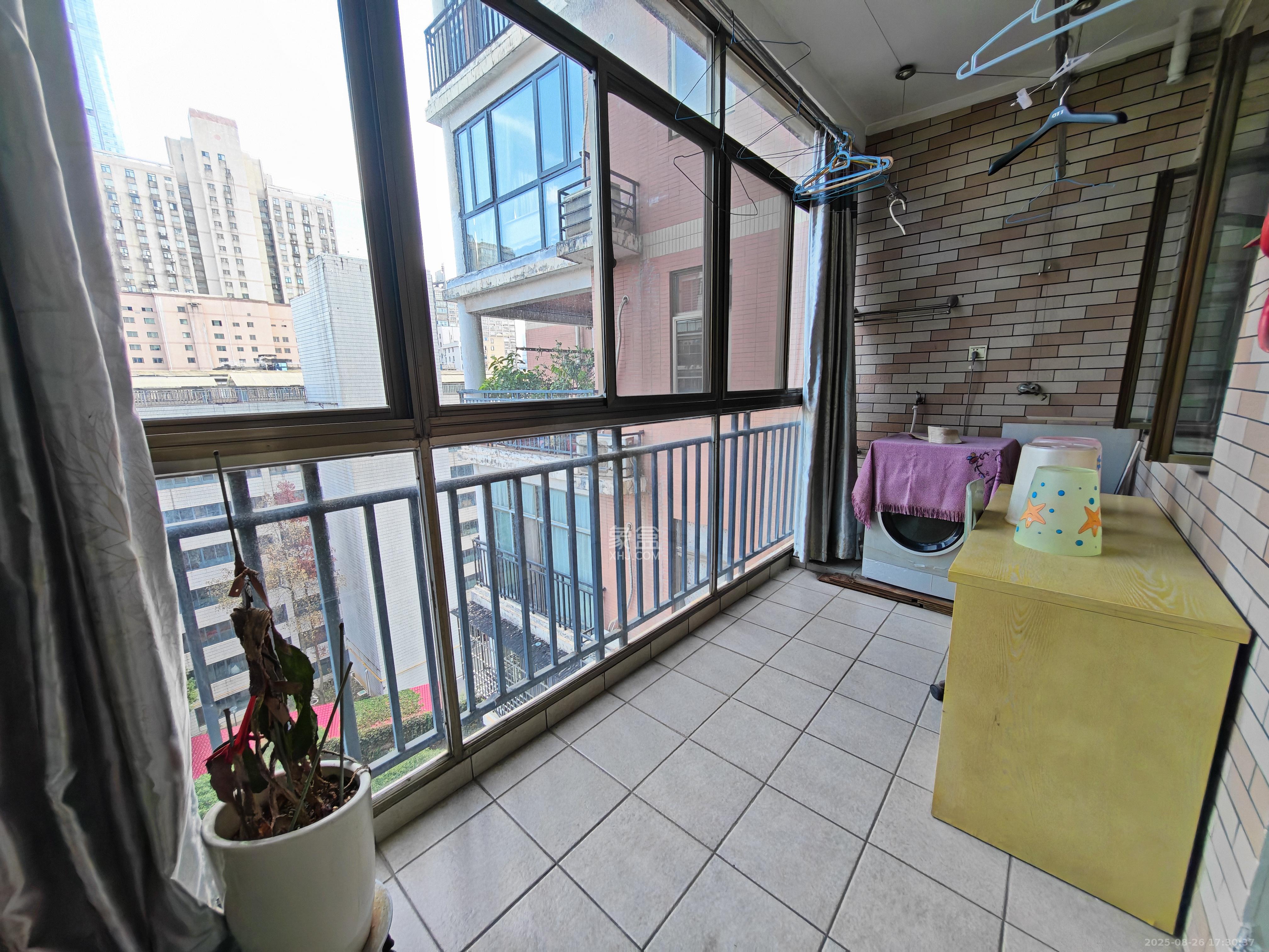 向阳门第 4室2厅2卫 5000.0元/月 向阳门第 4室2厅2卫 5000.0元/月室内图