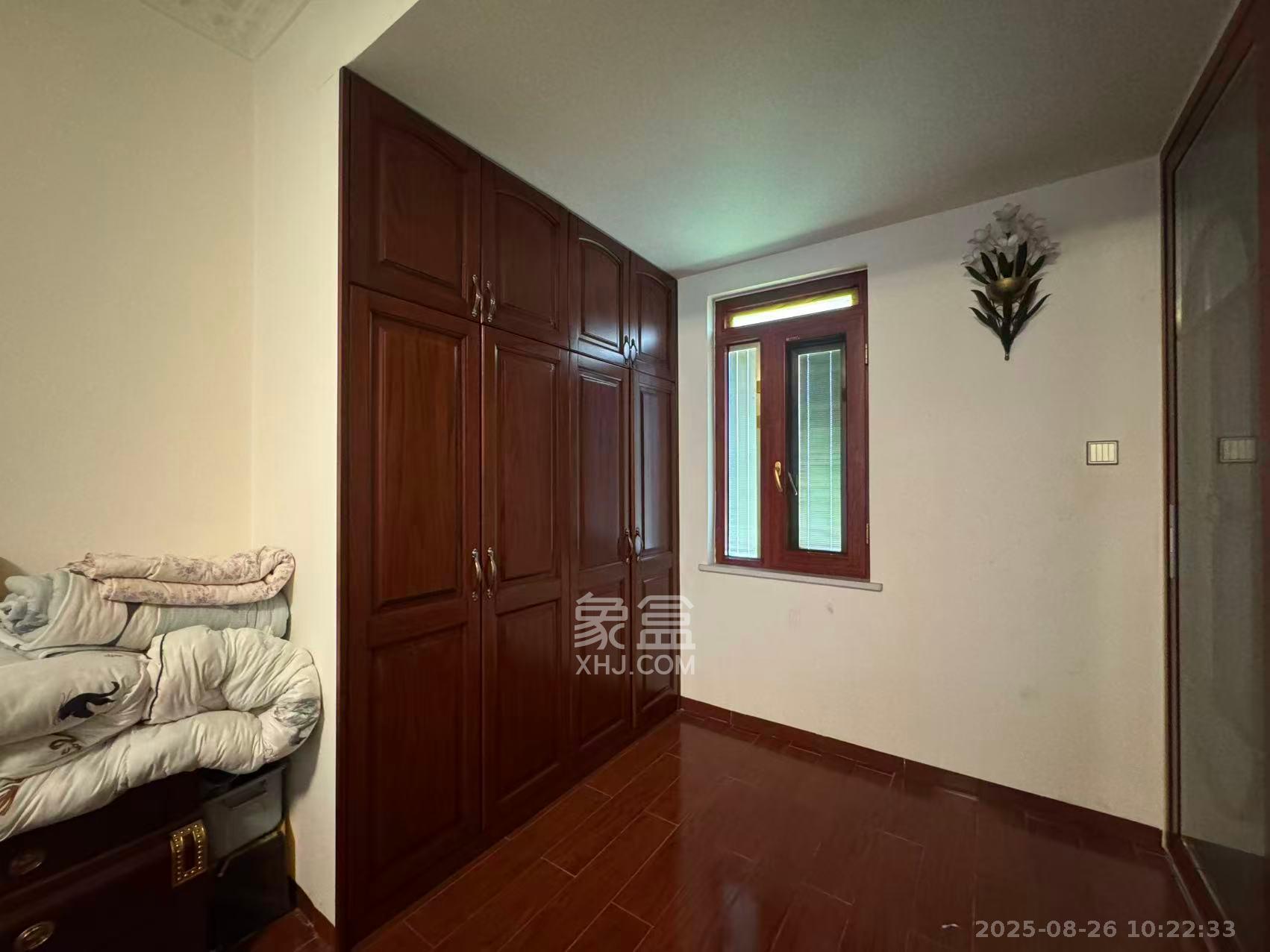 滨江君悦香邸  4室2厅2卫    4500.0元/月 滨江君悦香邸  4室2厅2卫    4500.0元/月室内图