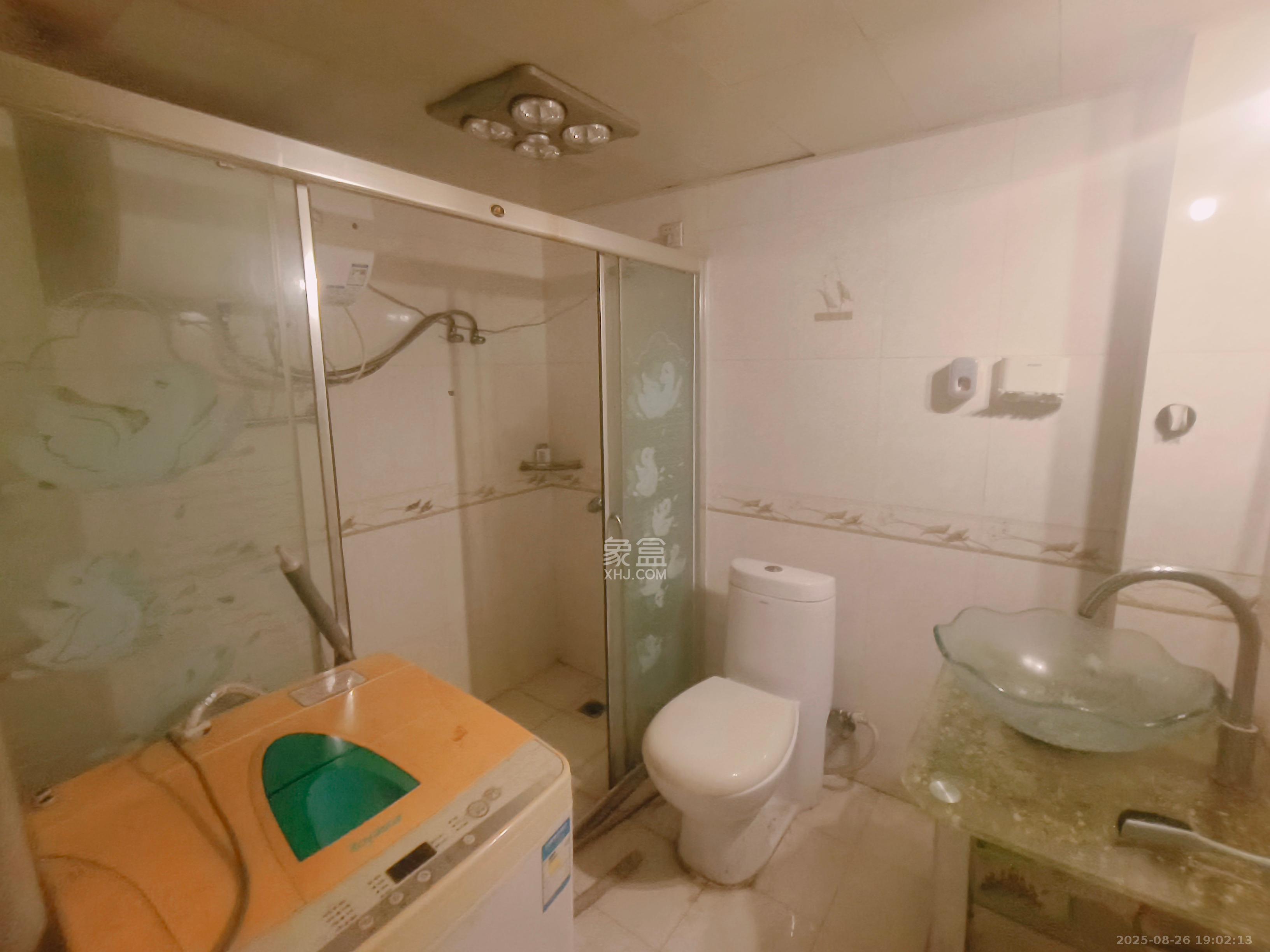 恩瑞麓山名园(龙王港小区)  3室2厅2卫    2900.0元/月 恩瑞麓山名园(龙王港小区)  3室2厅2卫    2900.0元/月室内图