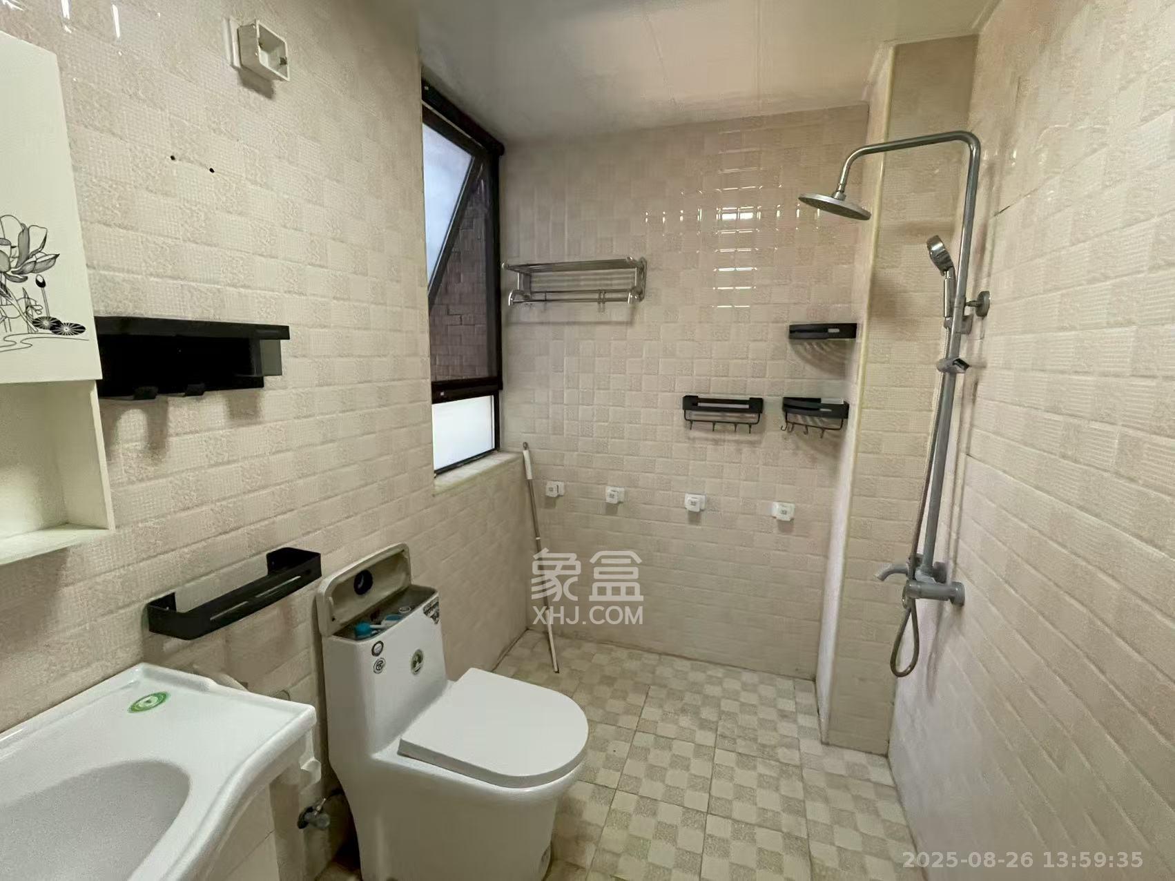 奥林匹克花园贡院一期 3室2厅2卫 2800.0元/月 奥林匹克花园贡院一期 3室2厅2卫 2800.0元/月室内图