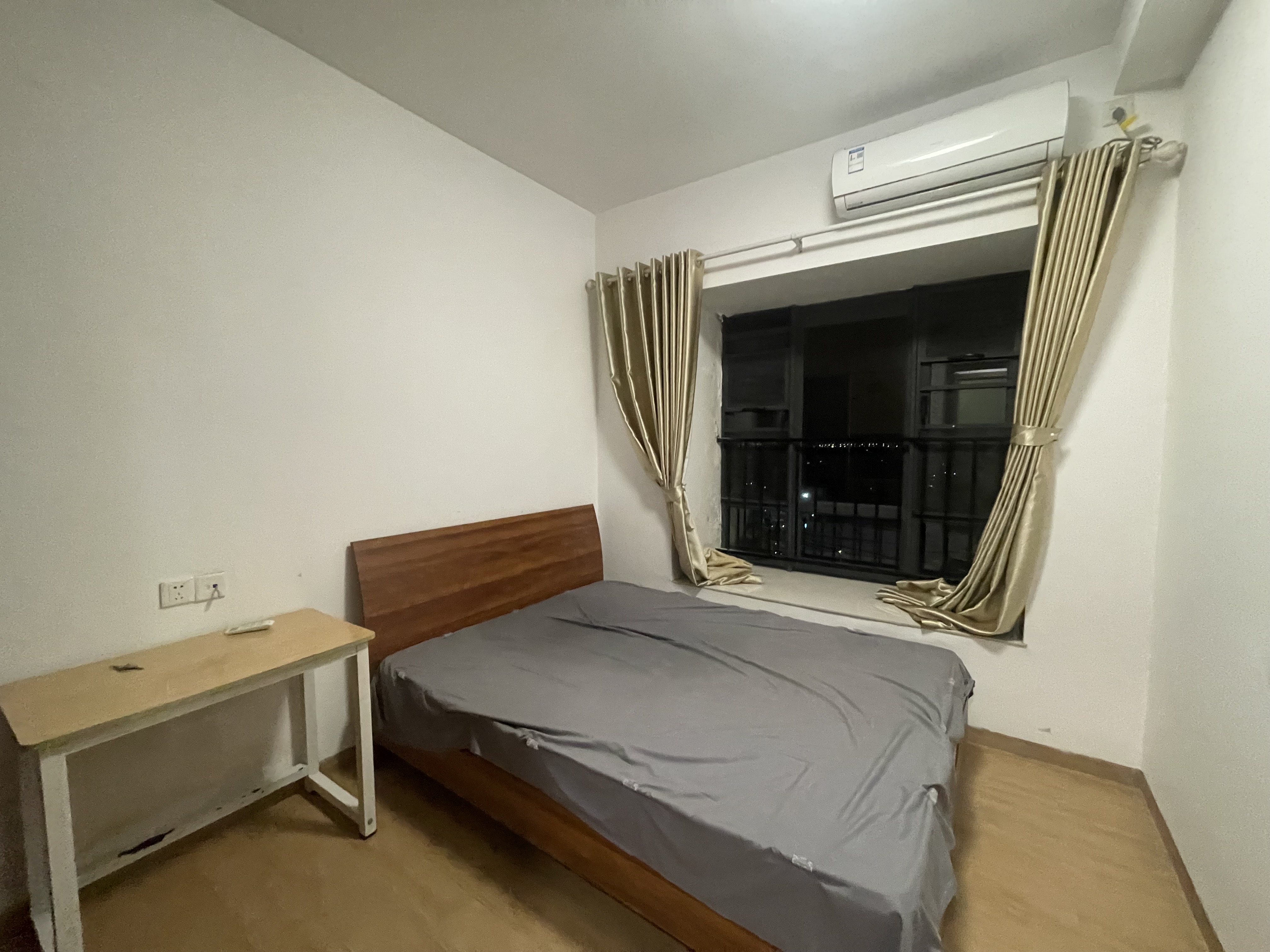 碧桂园一、二期(中央首府) 3室1厅1卫 2300.0元/月 碧桂园一、二期(中央首府) 3室1厅1卫 2300.0元/月室内图