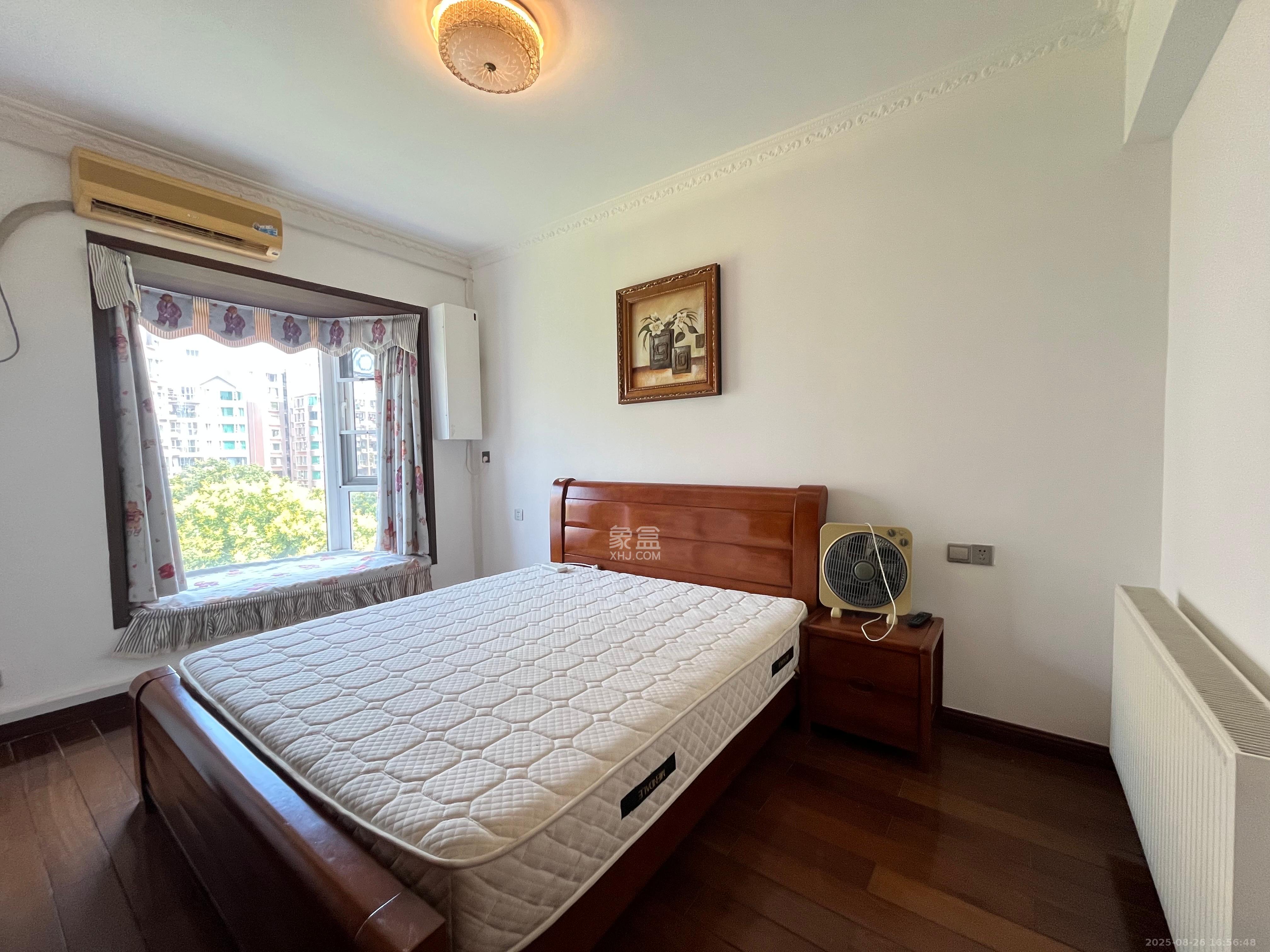 左岸春天  4室2厅2卫    3200.0元/月室内图