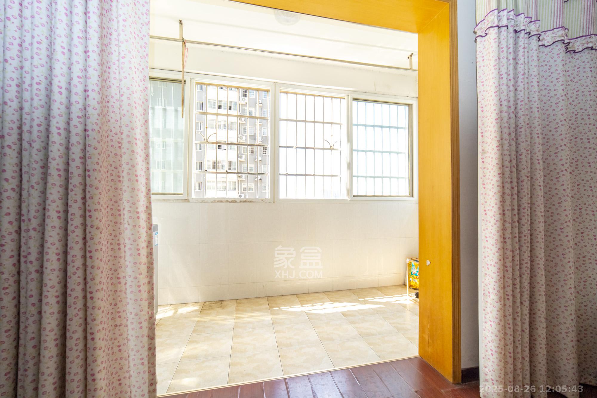 锦璨家园 3室2厅2卫 56.8万 锦璨家园 3室2厅2卫 56.8万阳台