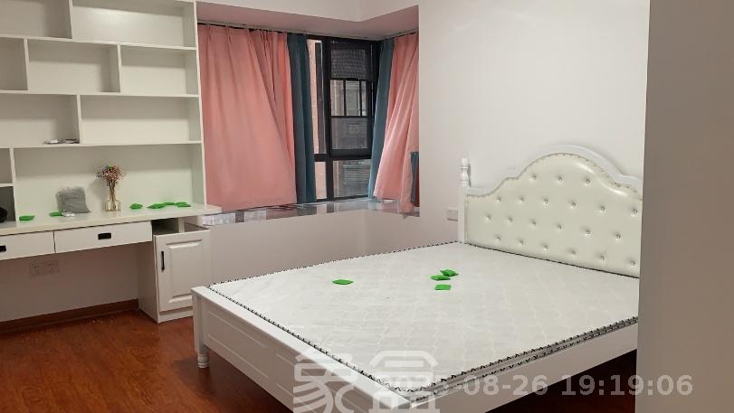 半山壹号  4室2厅2卫    3300.0元/月 半山壹号  4室2厅2卫    3300.0元/月室内图