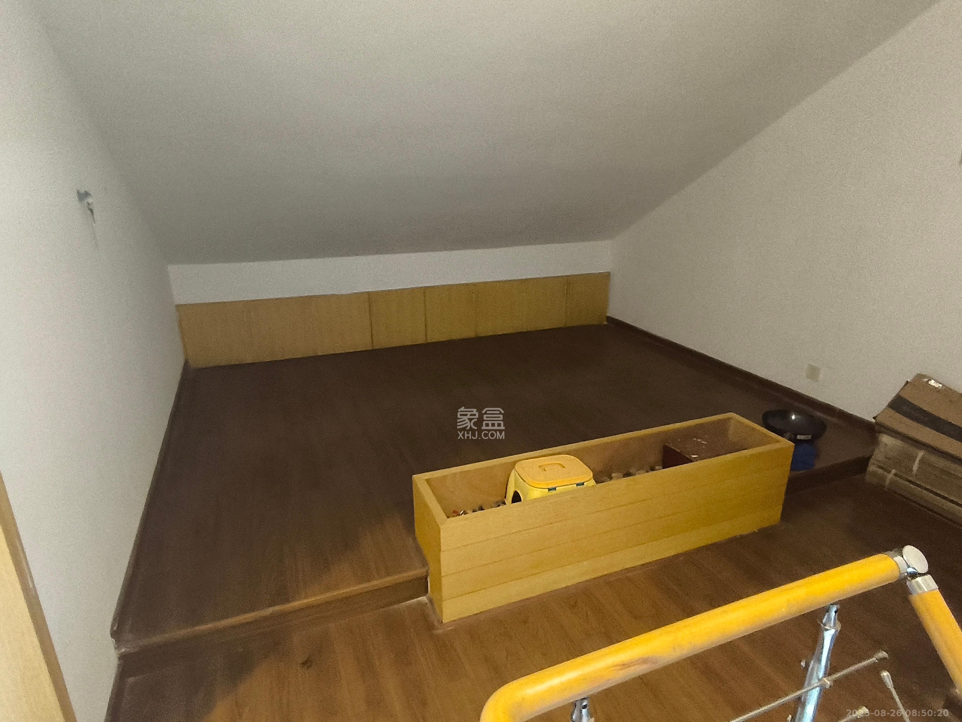 东岸锦城(东方人家)  3室2厅2卫    1000.0元/月室内图