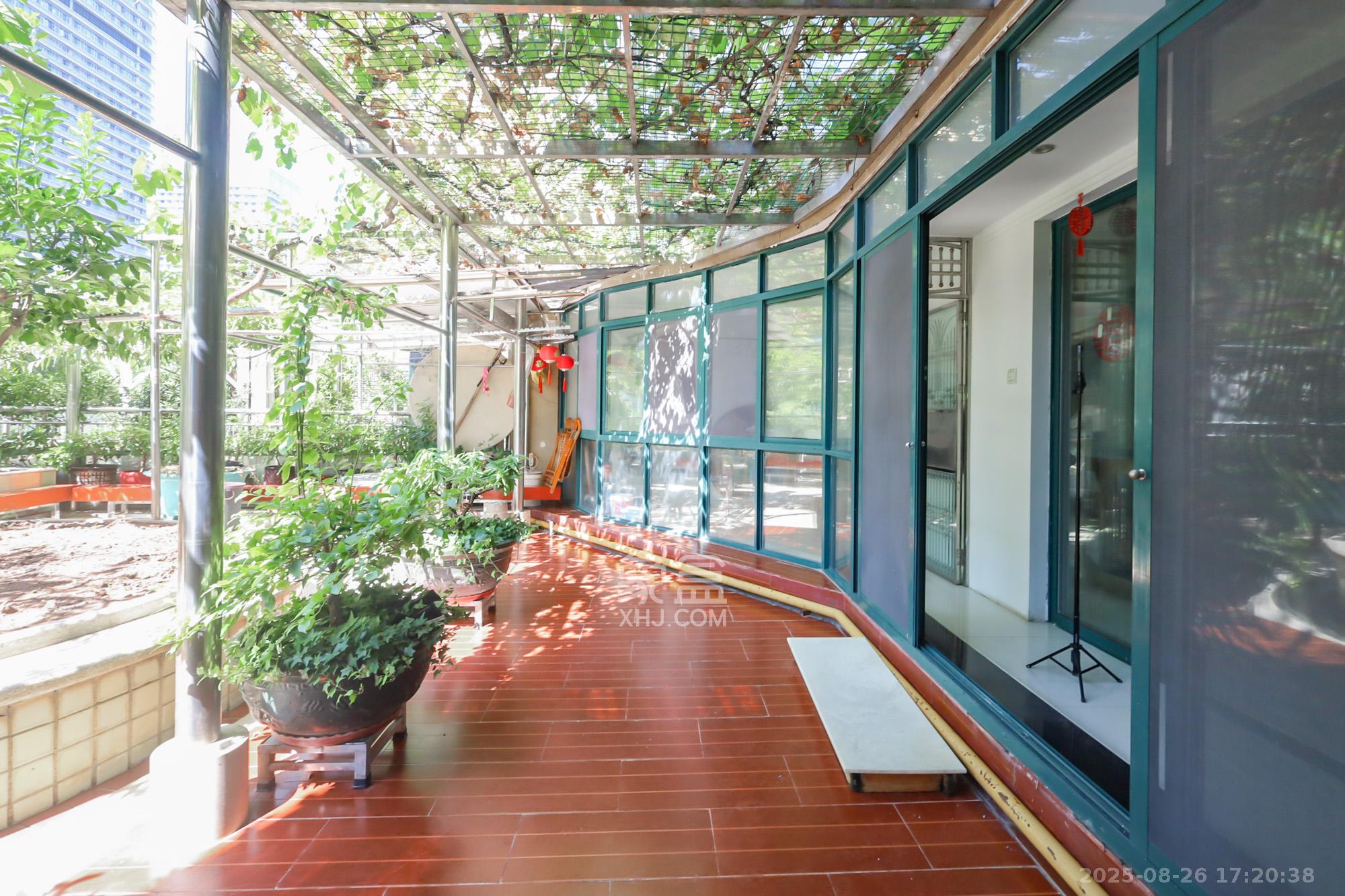 滨江金座  3室2厅2卫    160.0万 滨江金座  3室2厅2卫    160.0万阳台