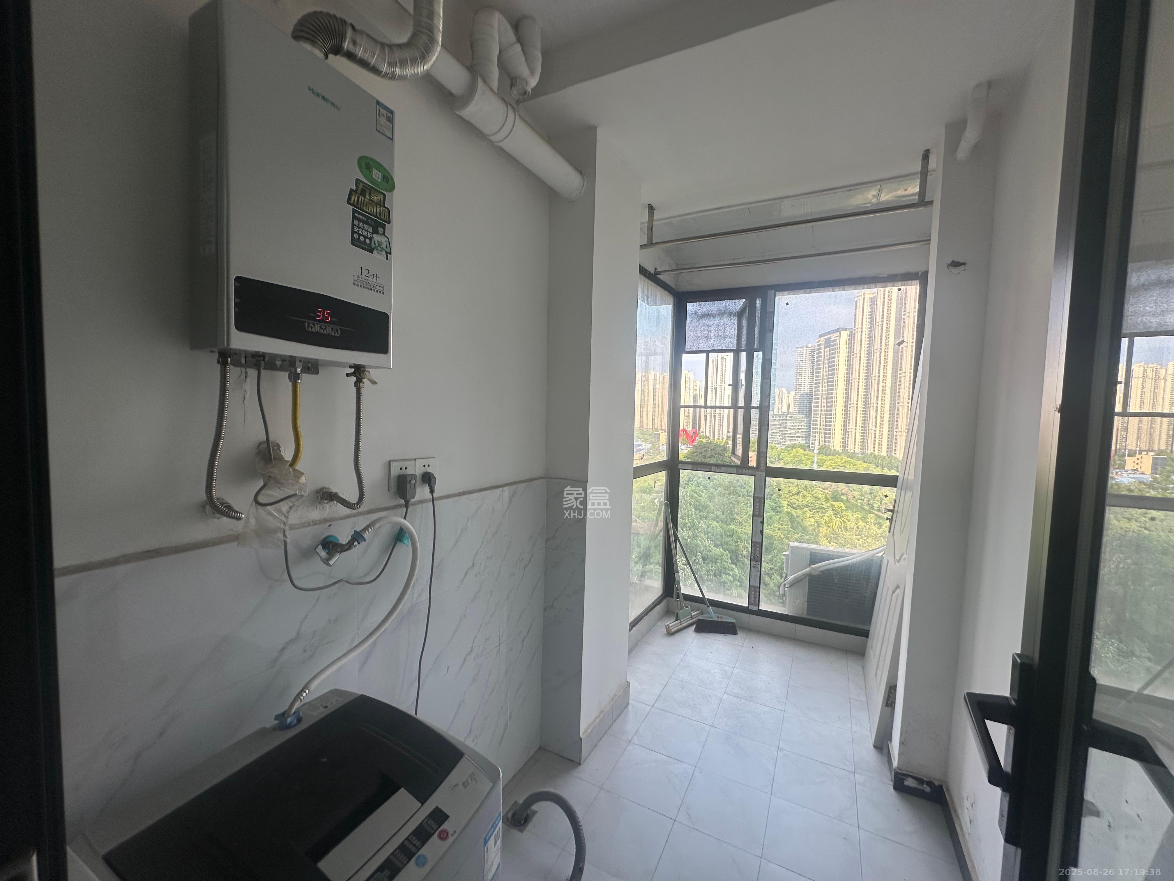 和泓梅溪四季  3室2厅2卫    2600.0元/月 和泓梅溪四季  3室2厅2卫    2600.0元/月室内图