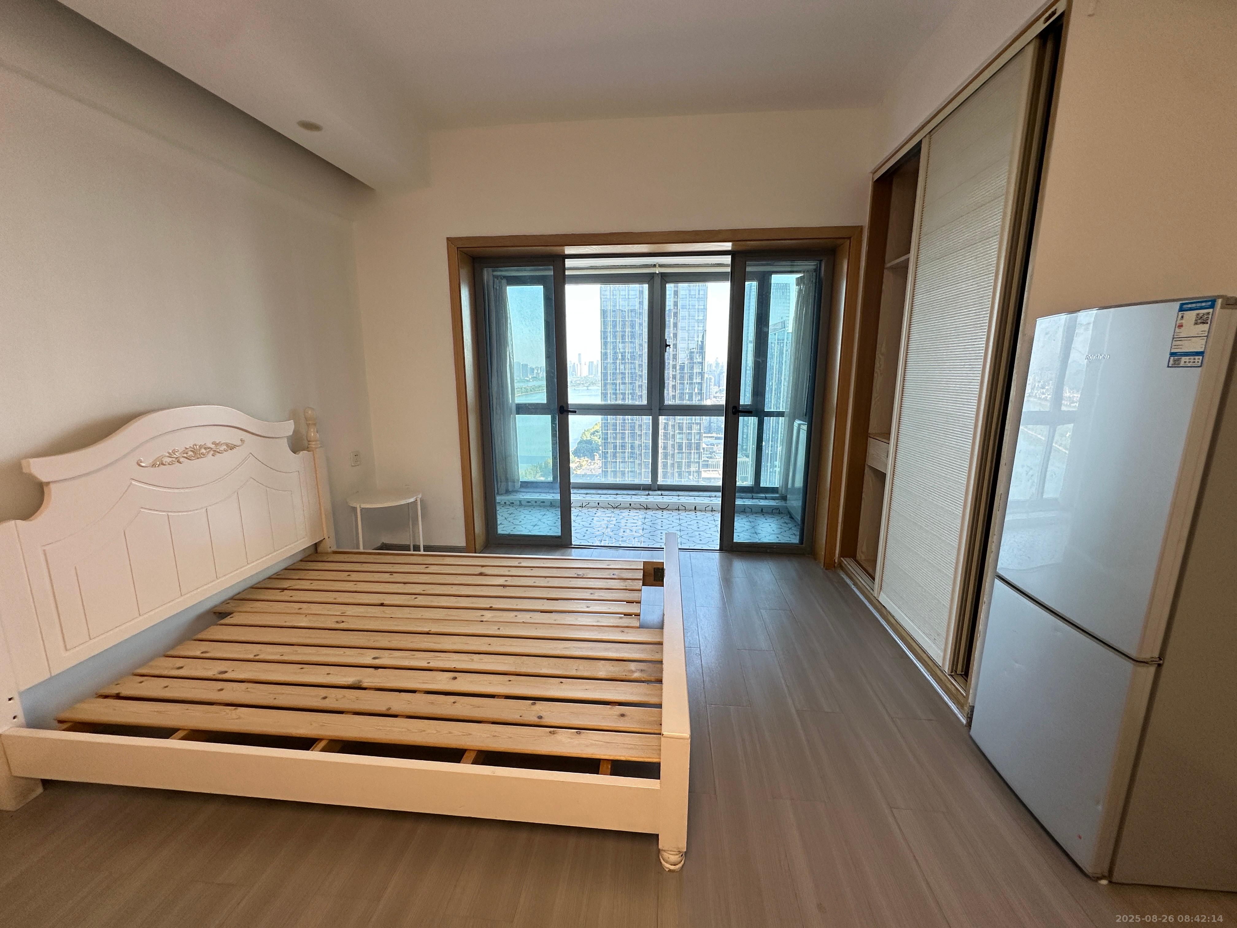 保利国际广场  1室1厅1卫    2200.0元/月 保利国际广场  1室1厅1卫    2200.0元/月室内图