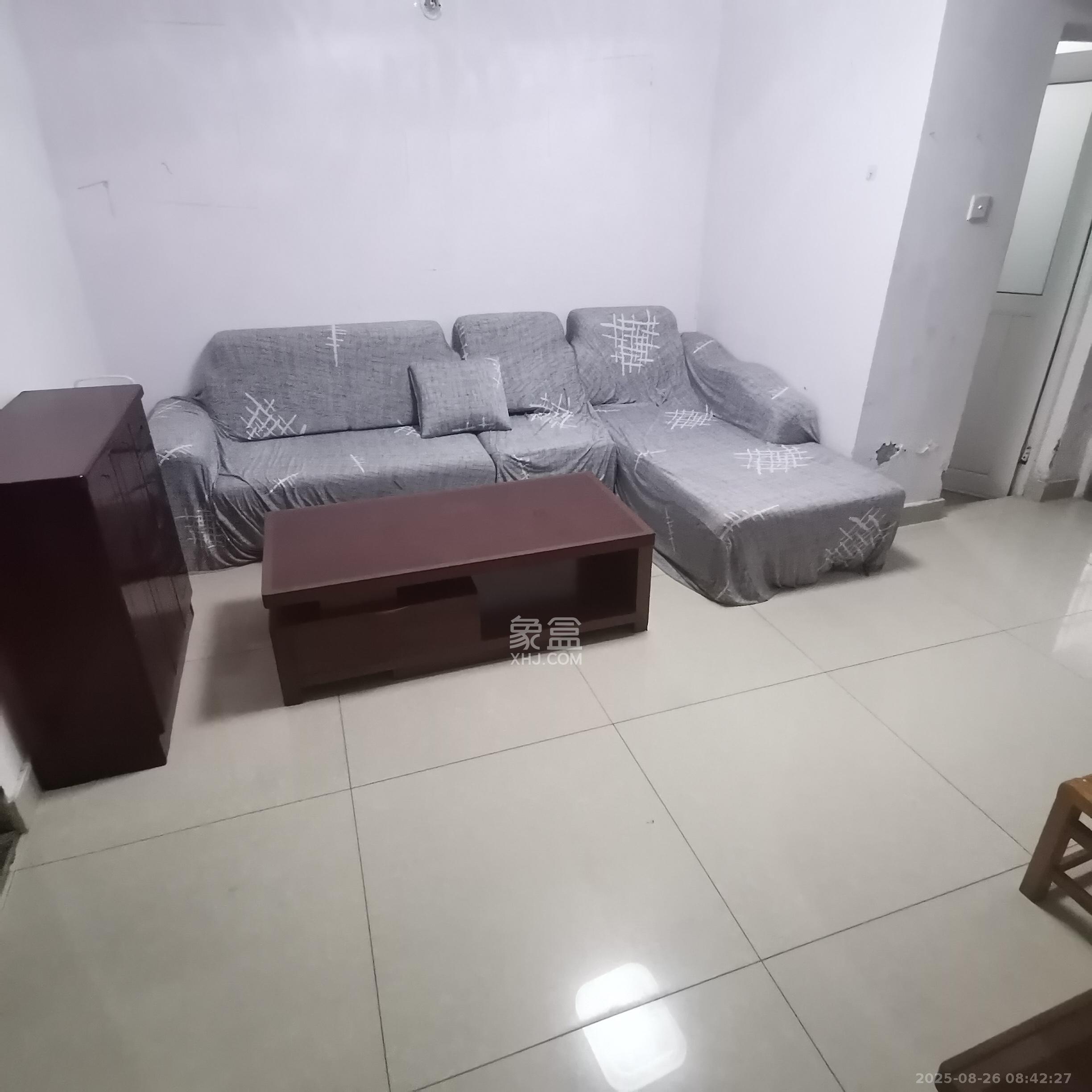 长房凤凰佳园 1室1厅1卫 1300.0元/月 长房凤凰佳园 1室1厅1卫 1300.0元/月室内图