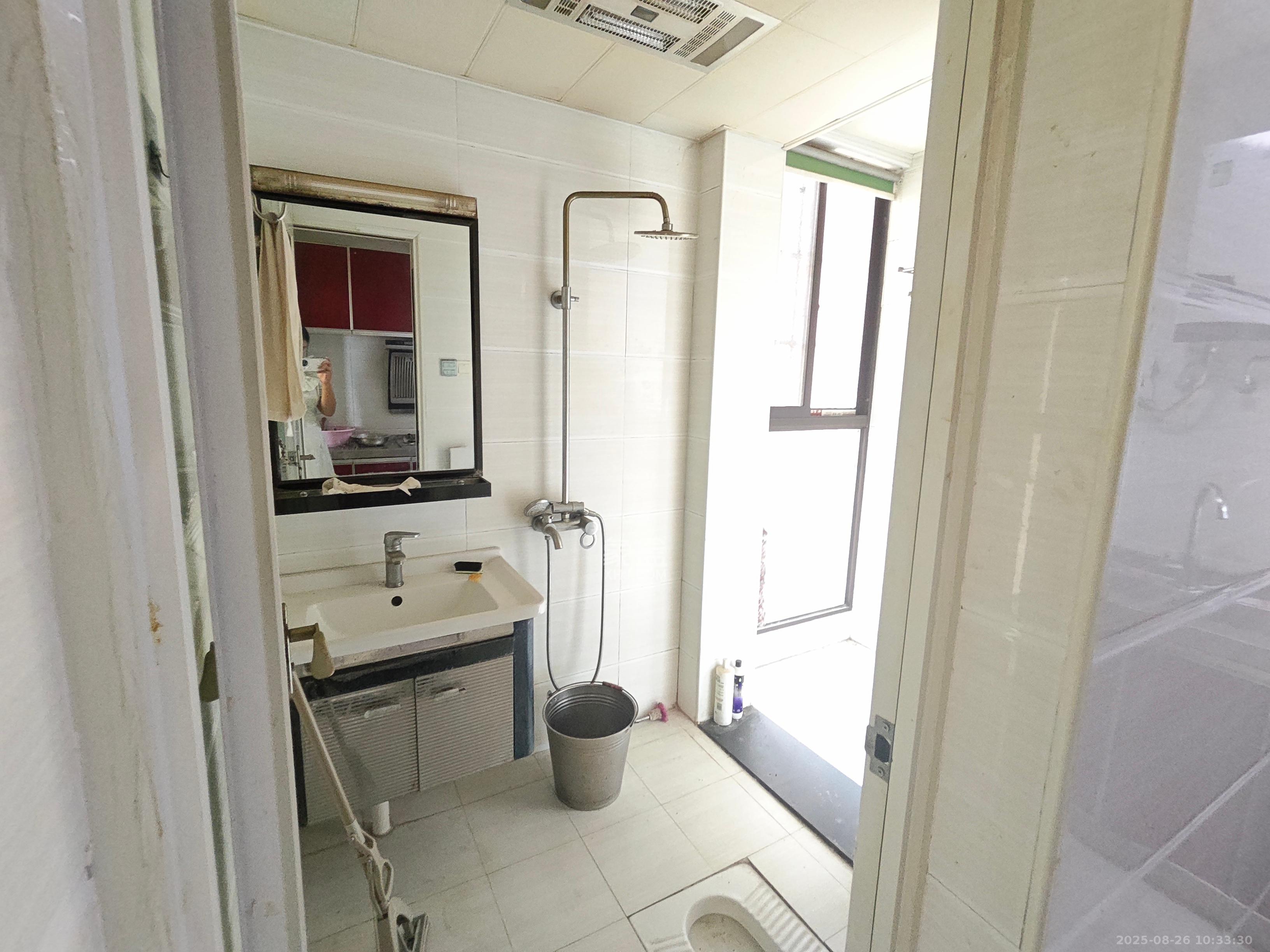 阳光丽城一期  2室1厅1卫    1800.0元/月 阳光丽城一期  2室1厅1卫    1800.0元/月室内图